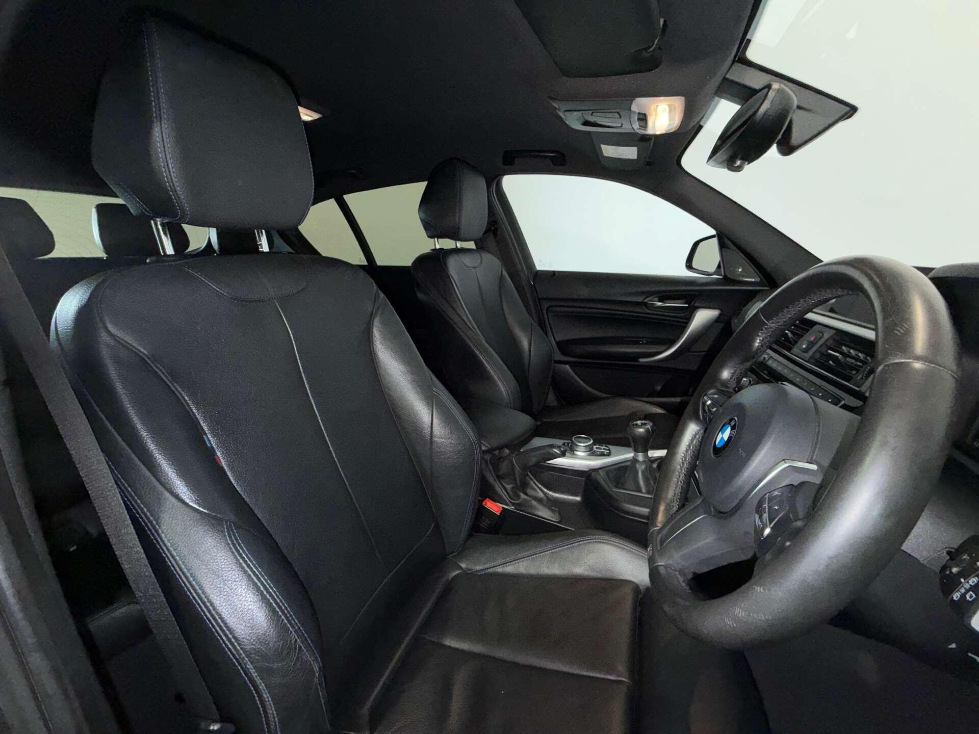BMW 1 Series view 18