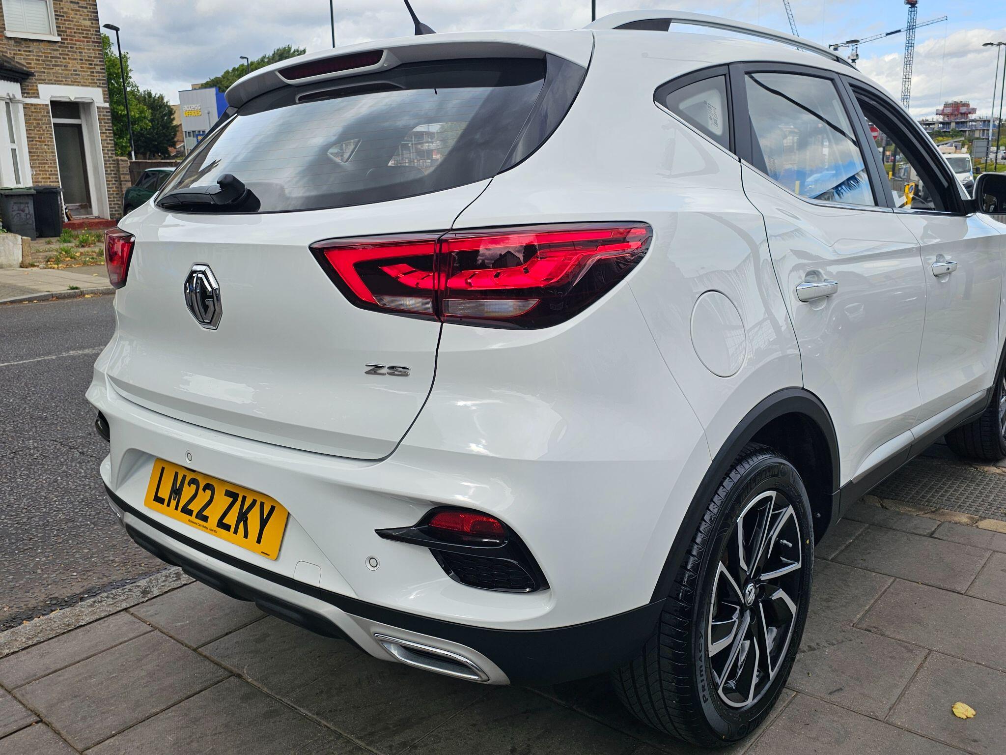 MG ZS view 11