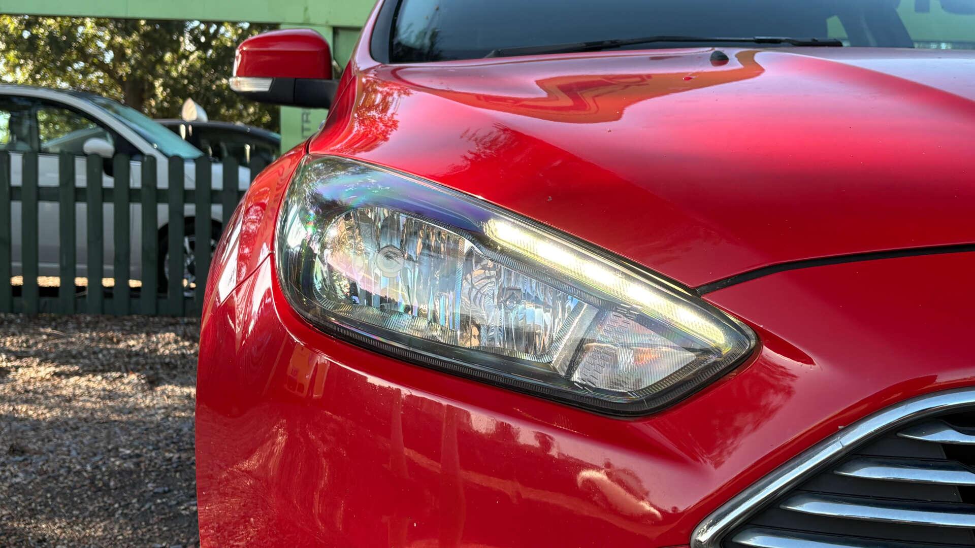 Ford Focus view 45