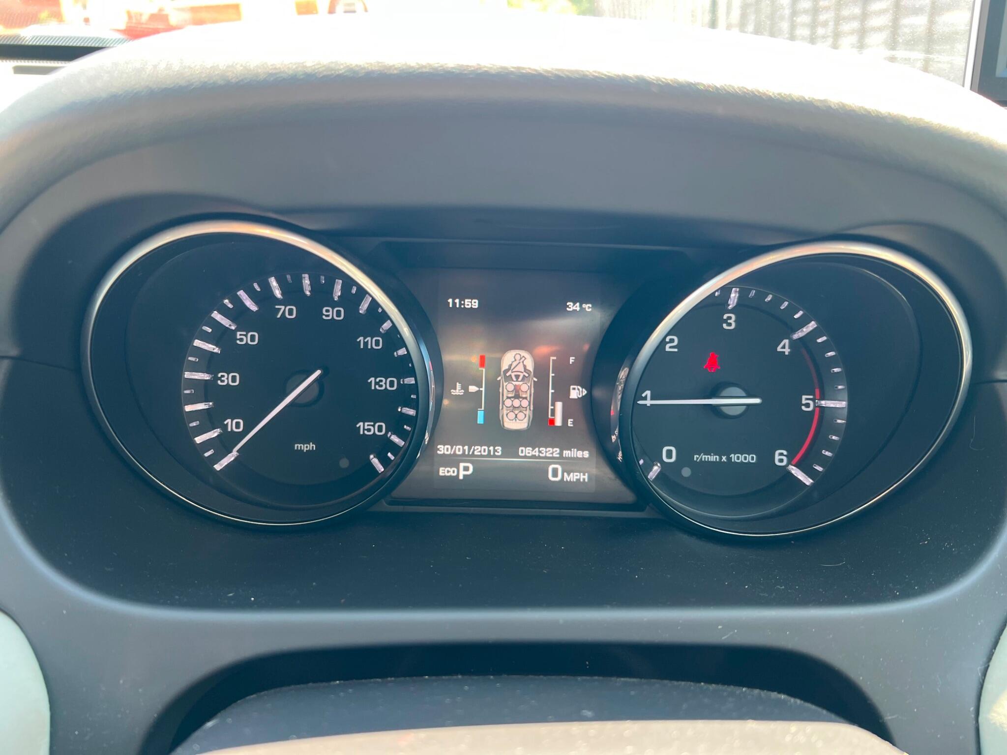 Land Rover Discovery Sport view 10