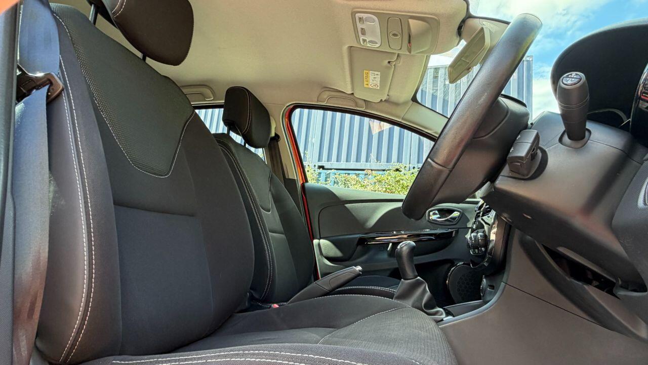 Renault Clio view 11