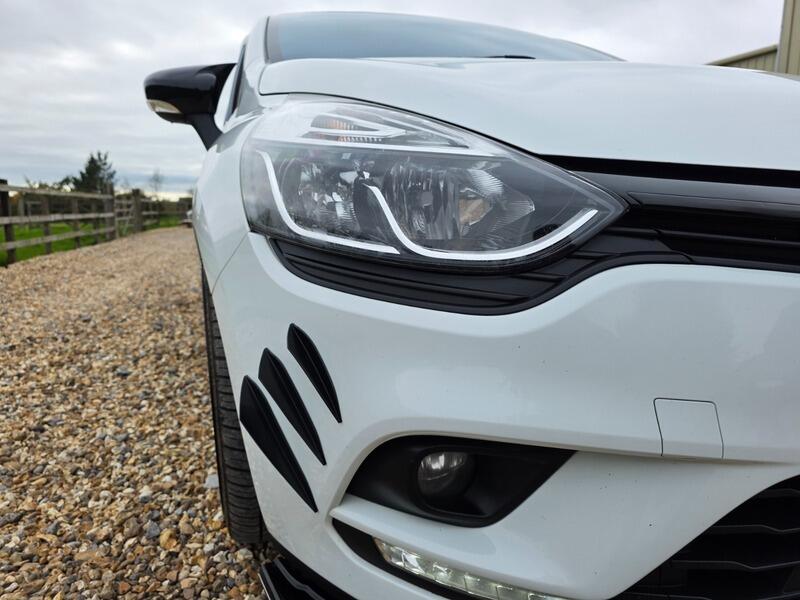 2018 Renault Clio 1.5 dCi Iconic Euro 6 (s/s) 5dr • 96,400 miles image 25