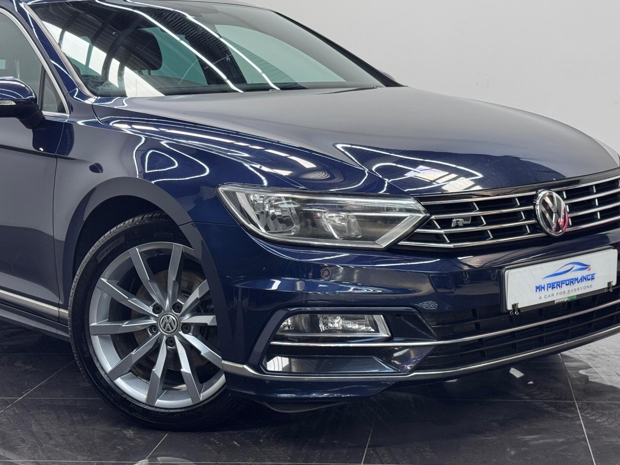 Volkswagen Passat view 10