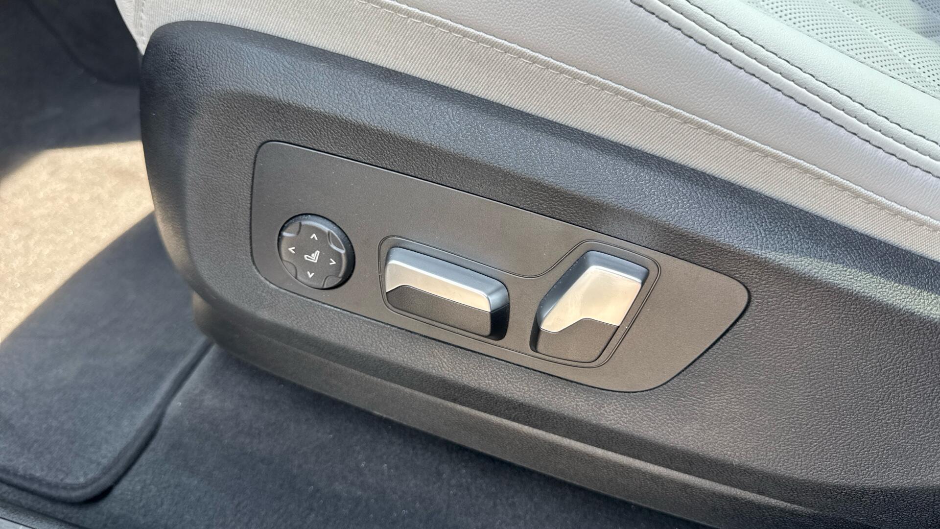 BMW X5 view 26