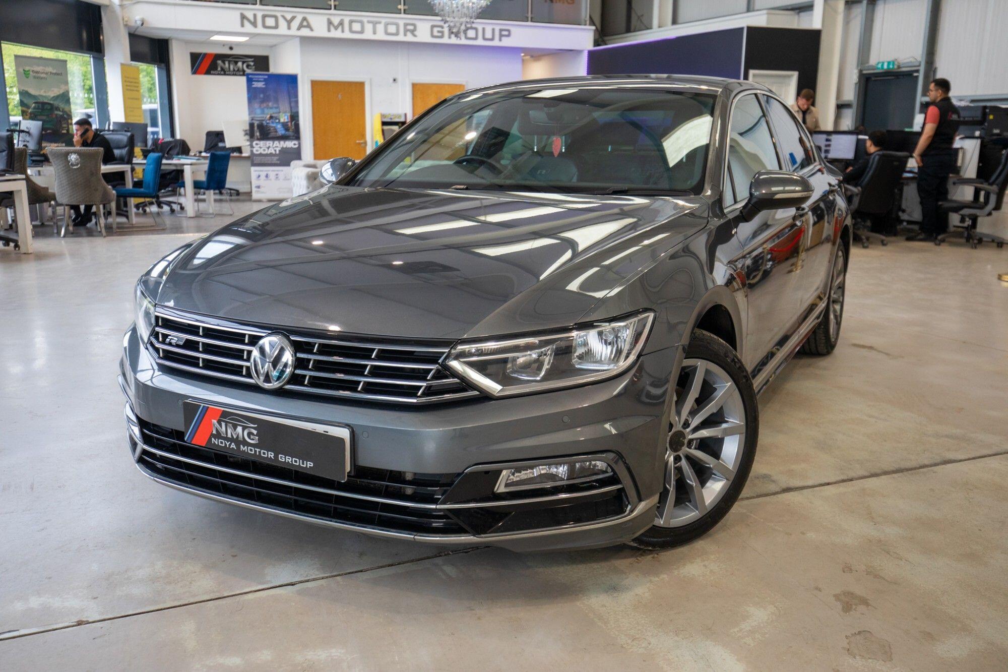 Volkswagen Passat view 4