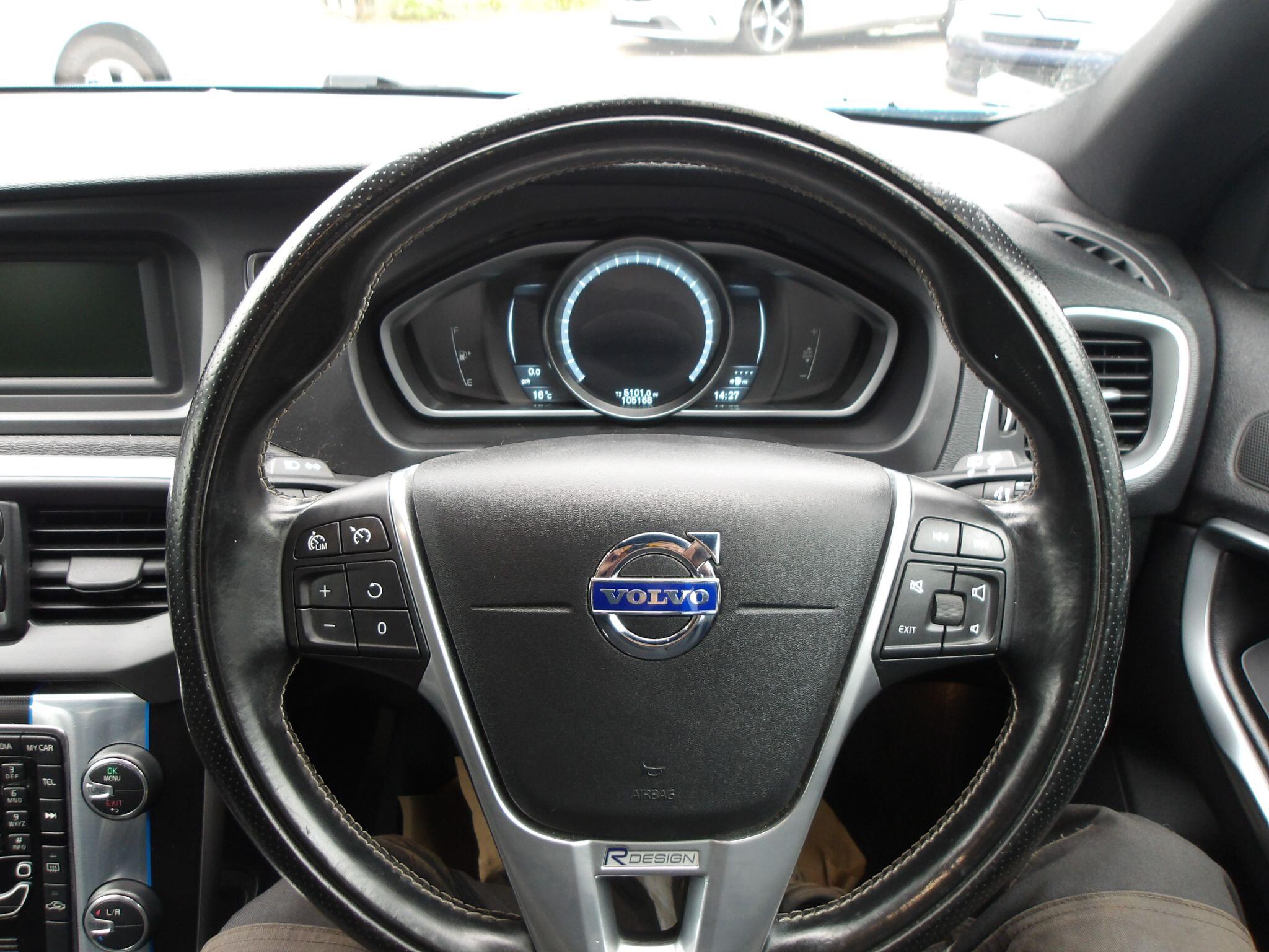 Volvo V40 view 6