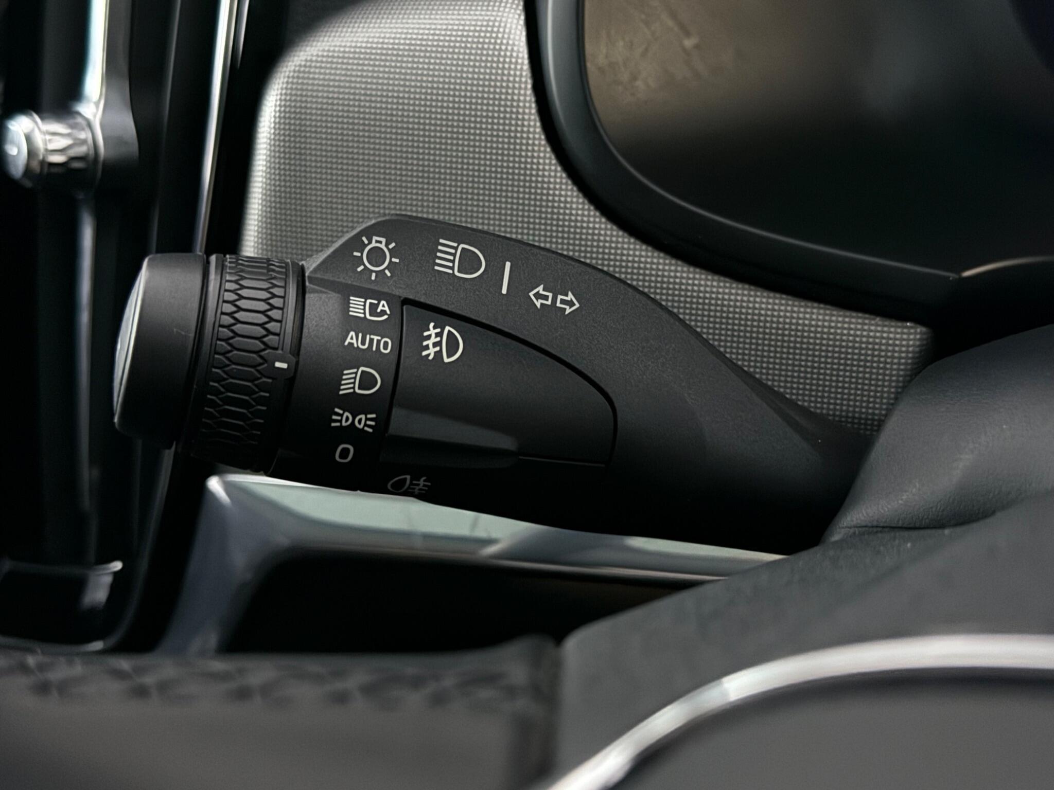 Volvo S90 view 19