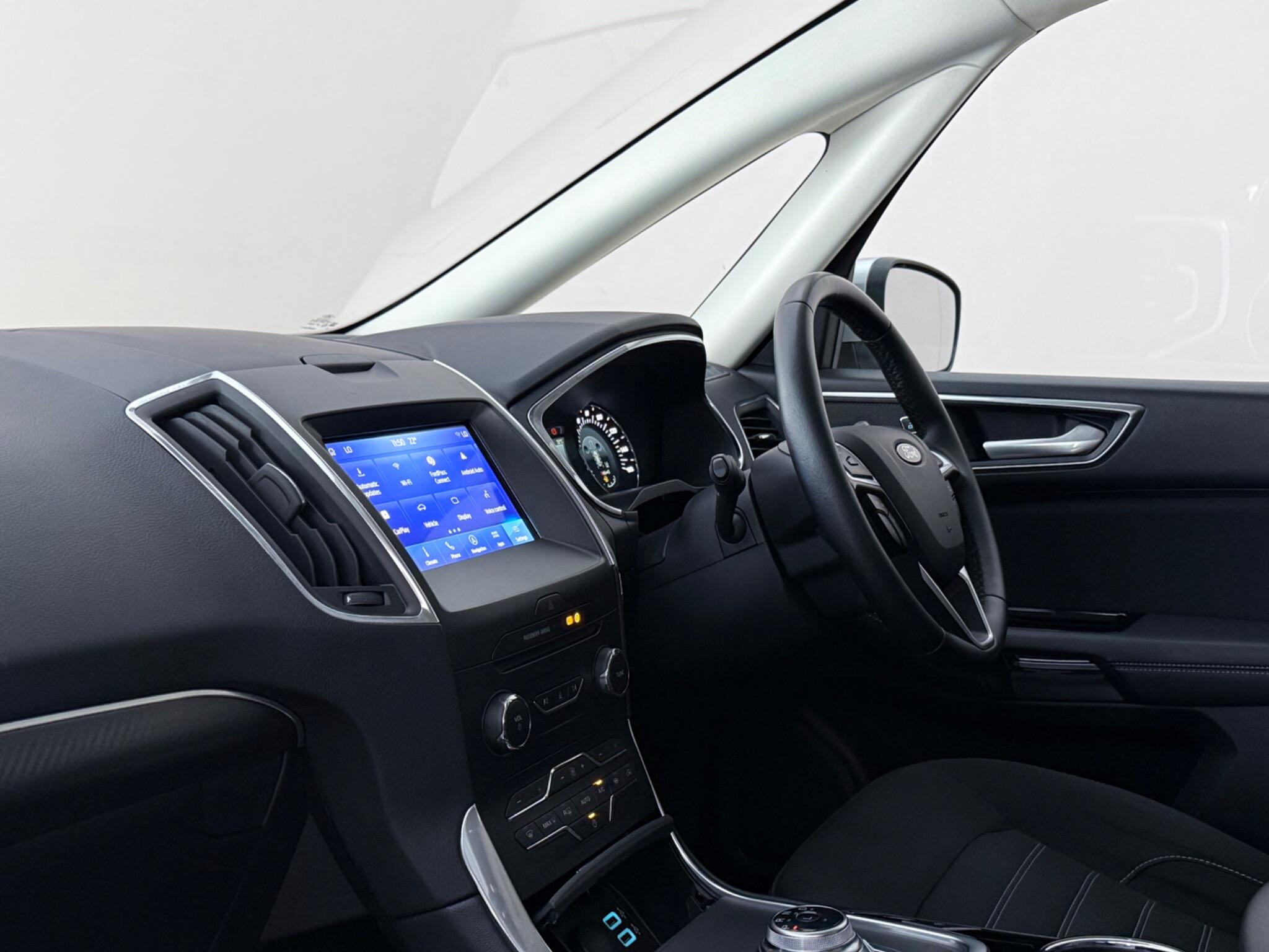 Ford Galaxy view 4