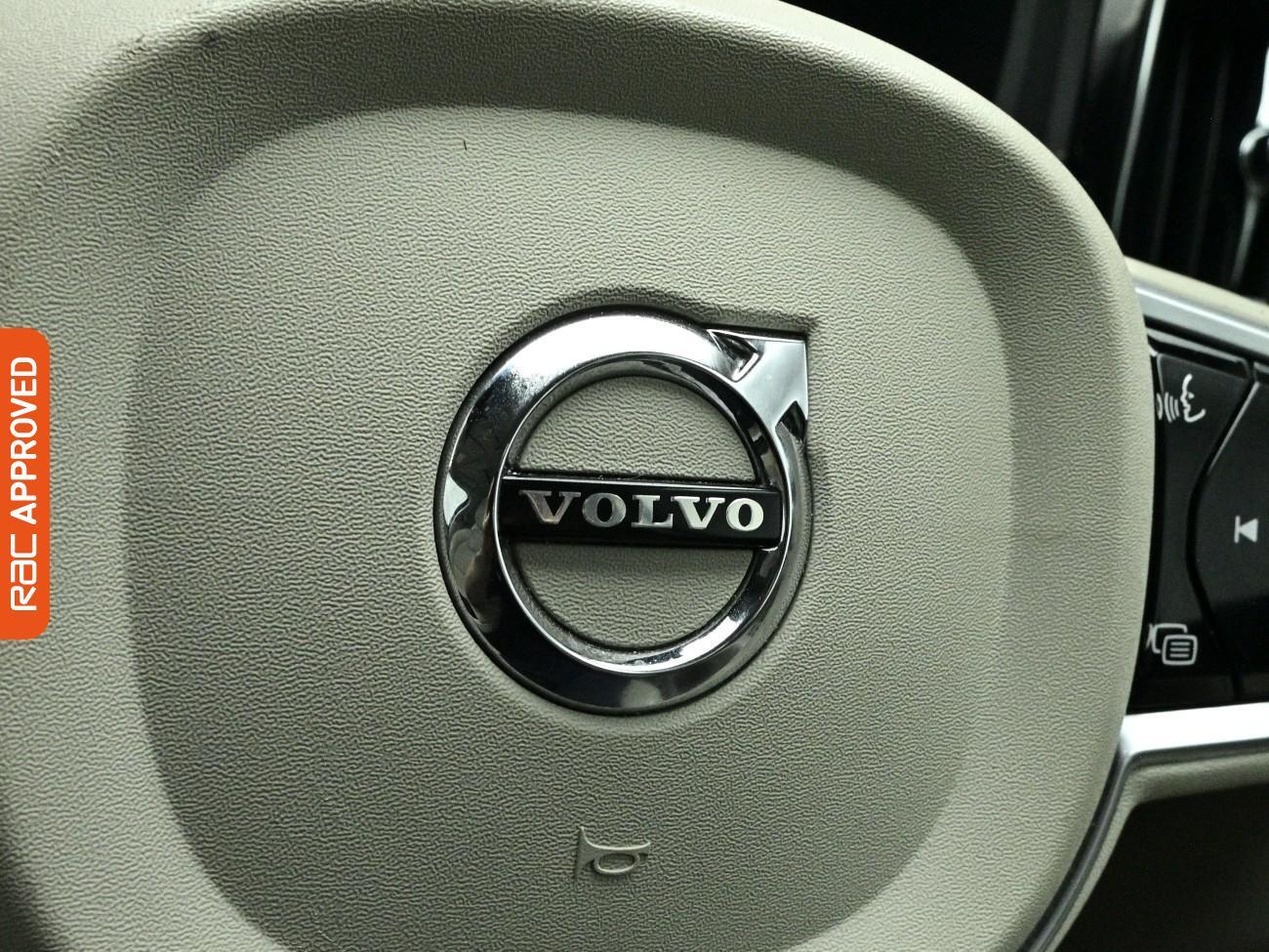 Volvo XC60 view 25