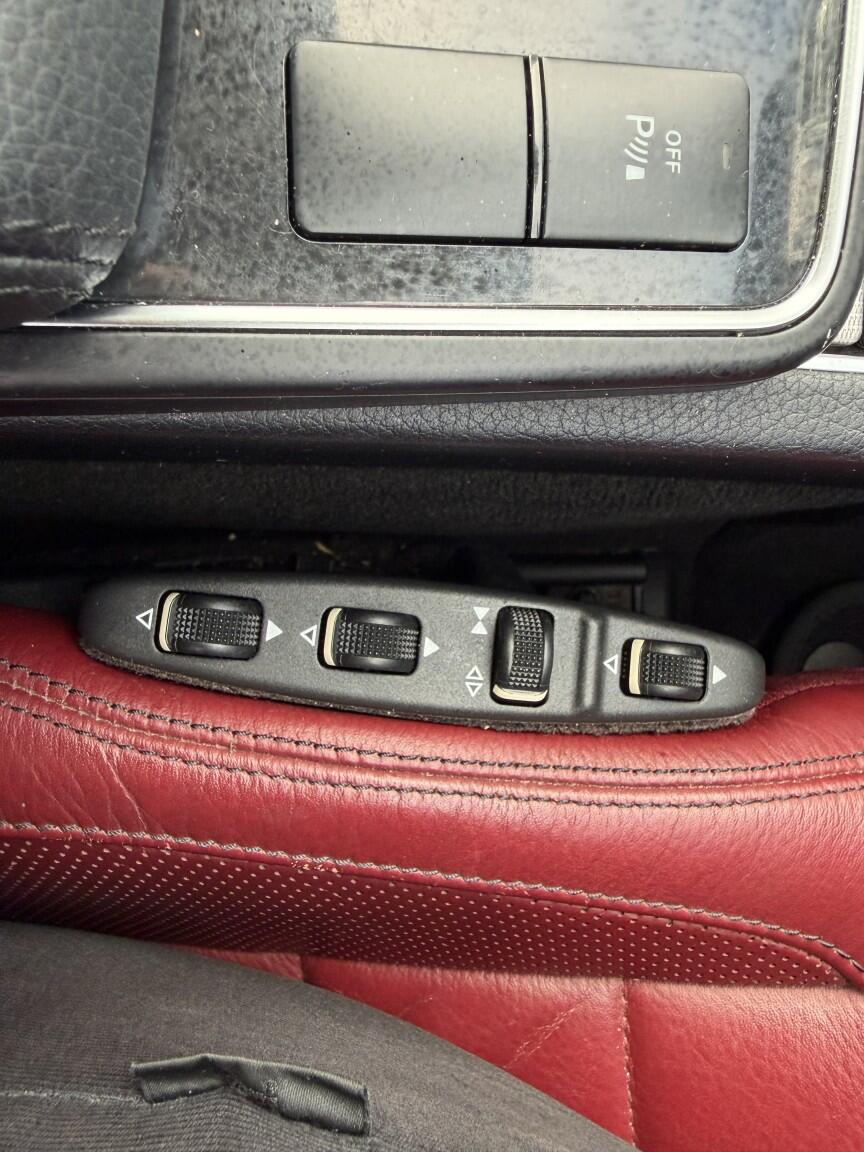 Mercedes-Benz E-Class view 42