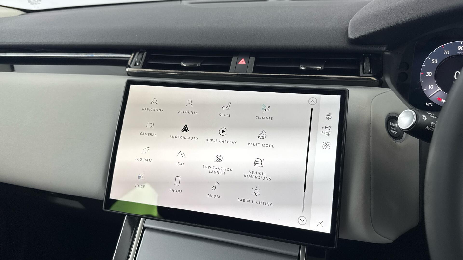 Land Rover Range Rover Velar view 36