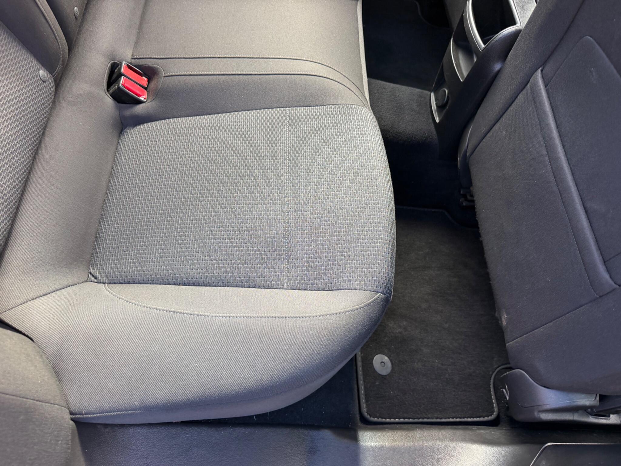 Vauxhall Insignia view 23