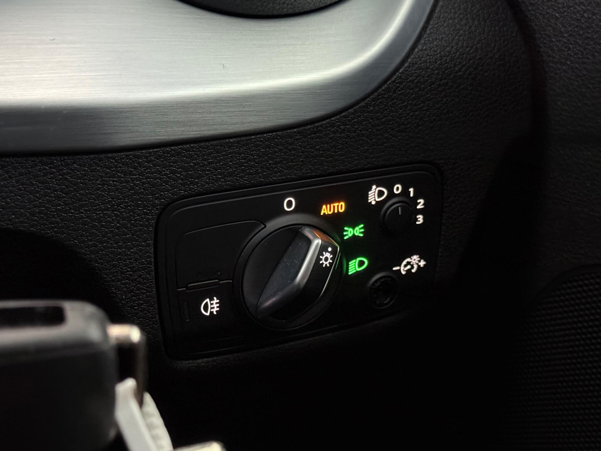 Audi Q2 view 17