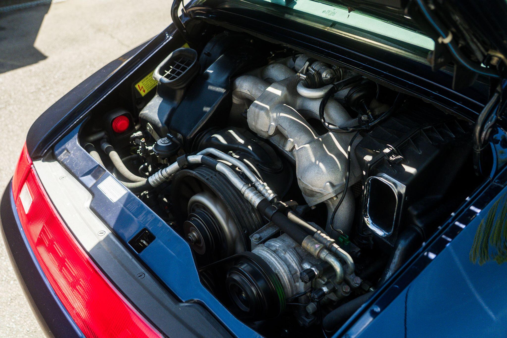Porsche 911 view 20