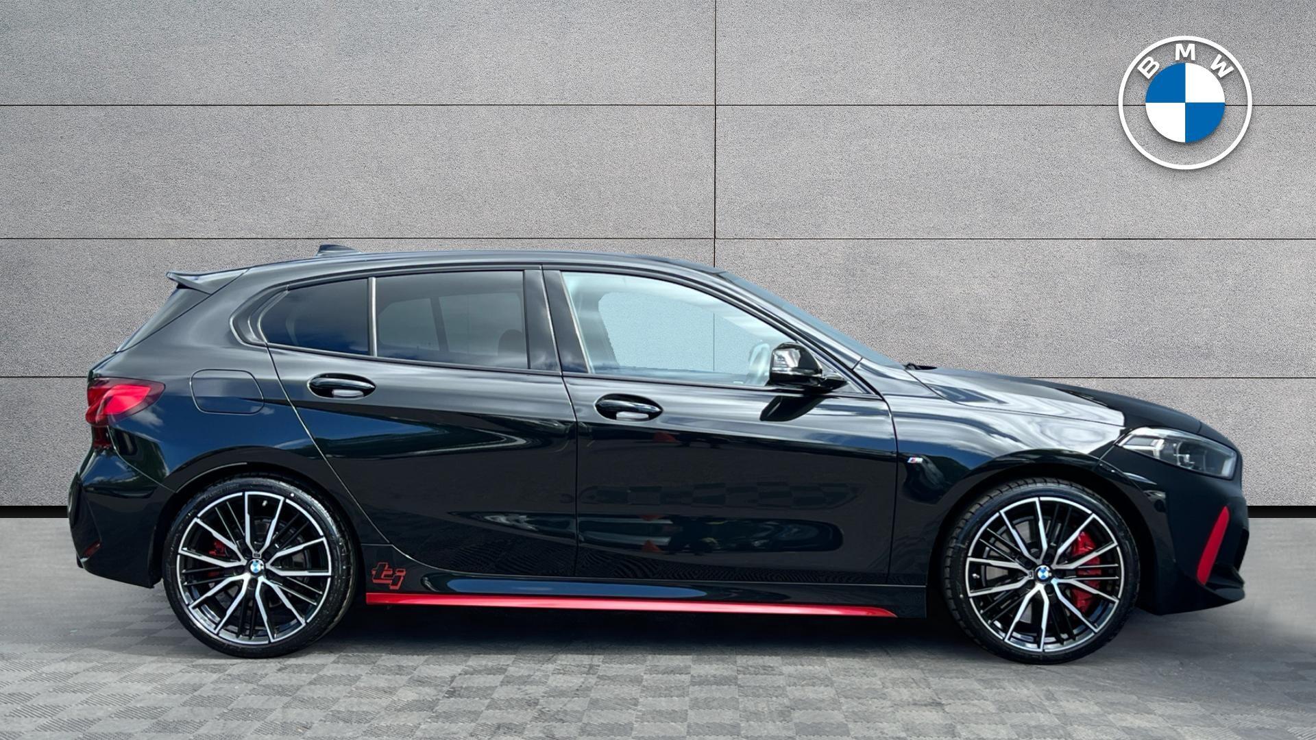 BMW 1 Series view 3