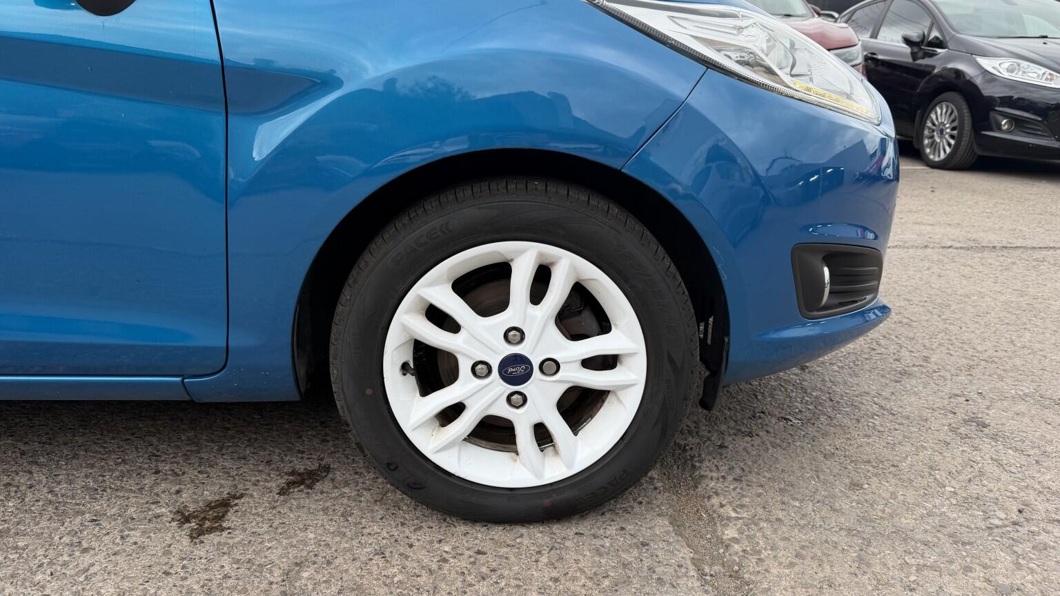 Ford Fiesta view 52