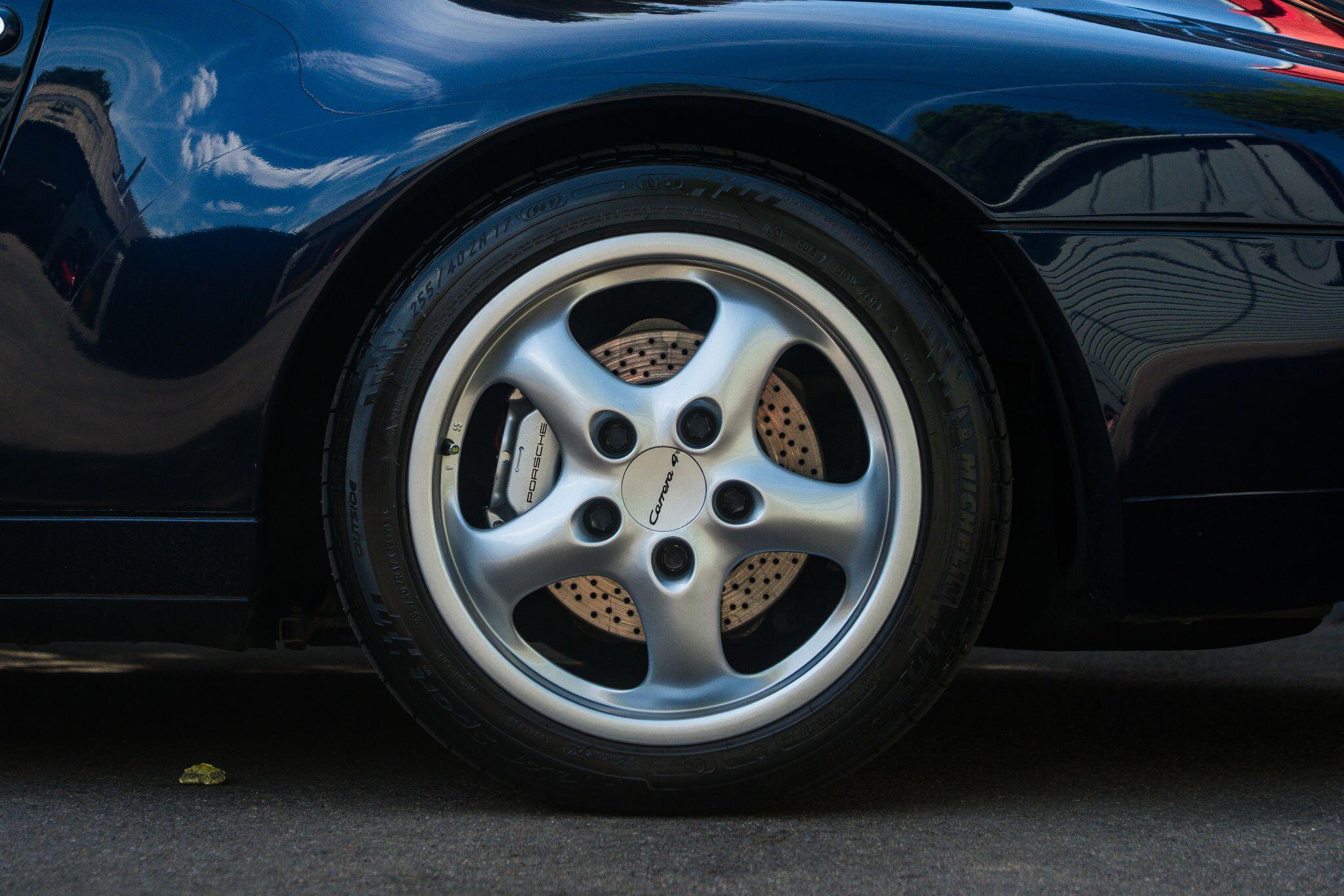 Porsche 911 view 24