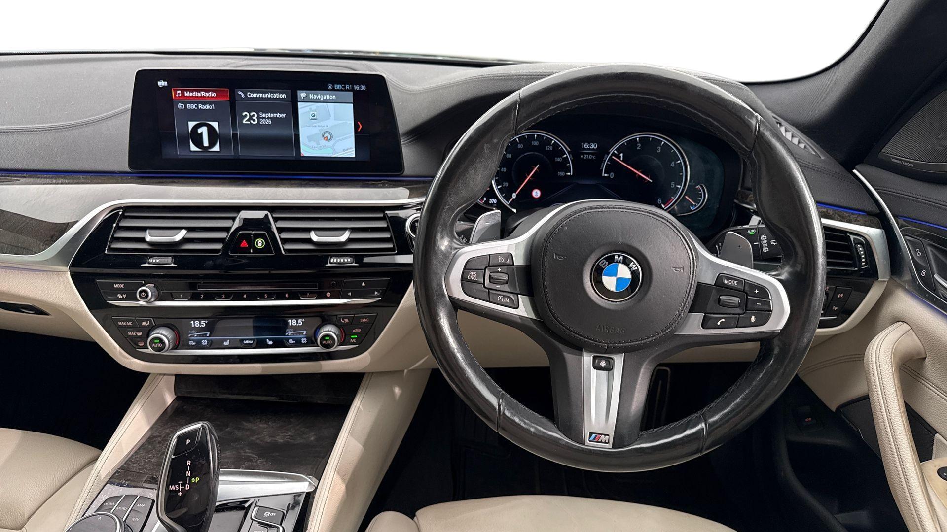 BMW 5 Series view 5