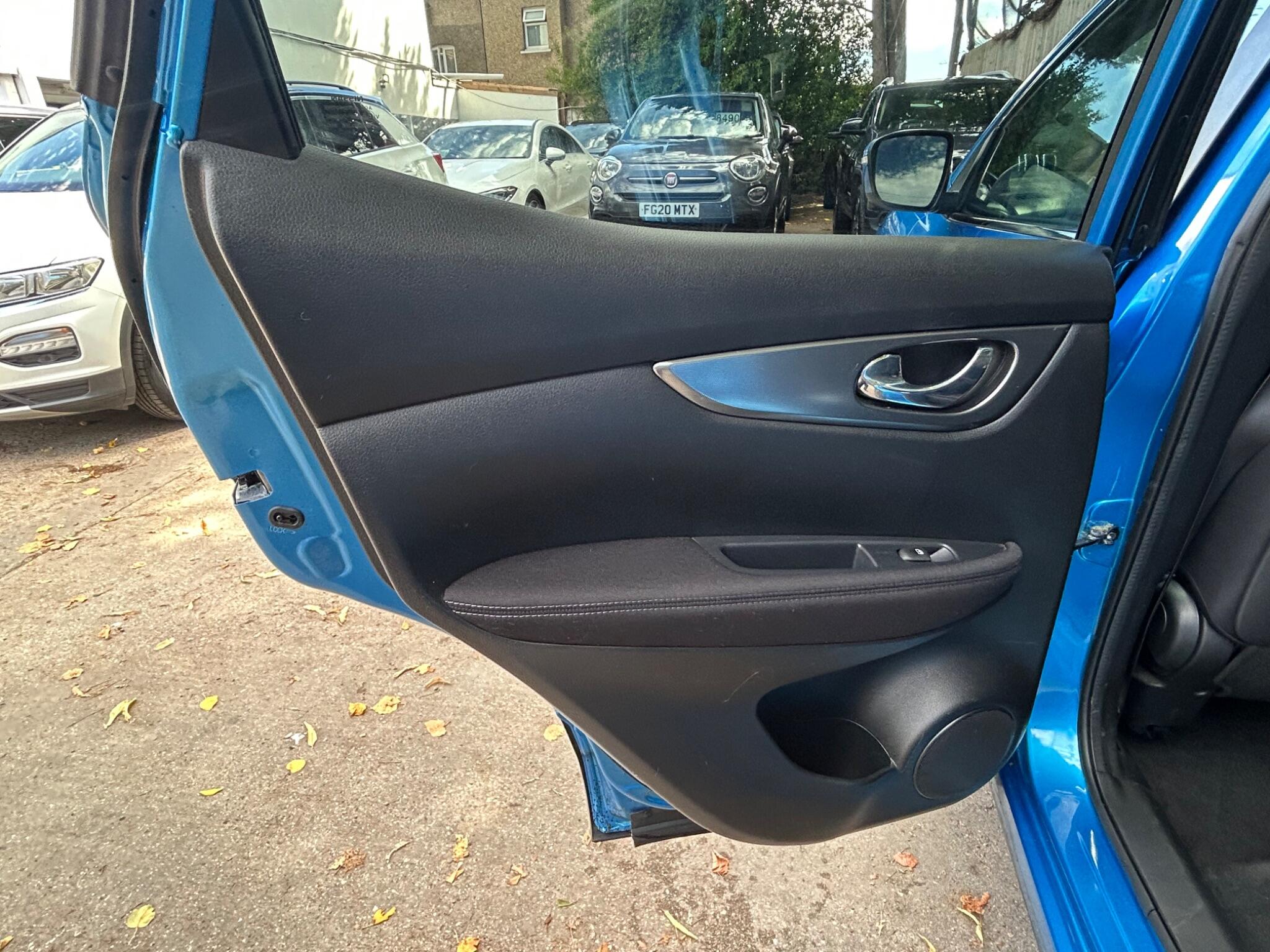 Nissan Qashqai view 28