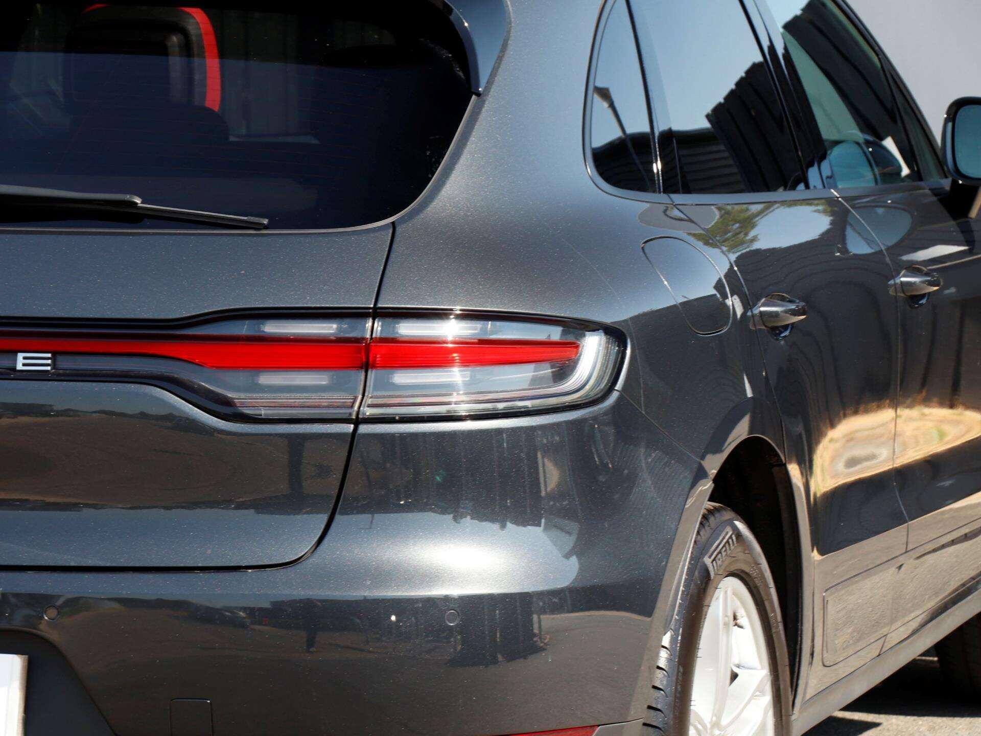 Porsche Macan view 28