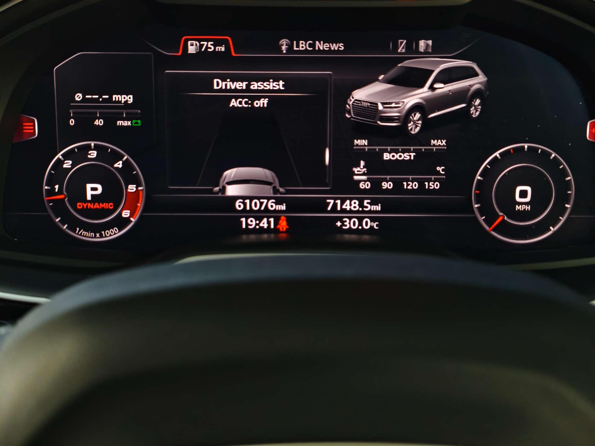 Audi SQ7 view 34