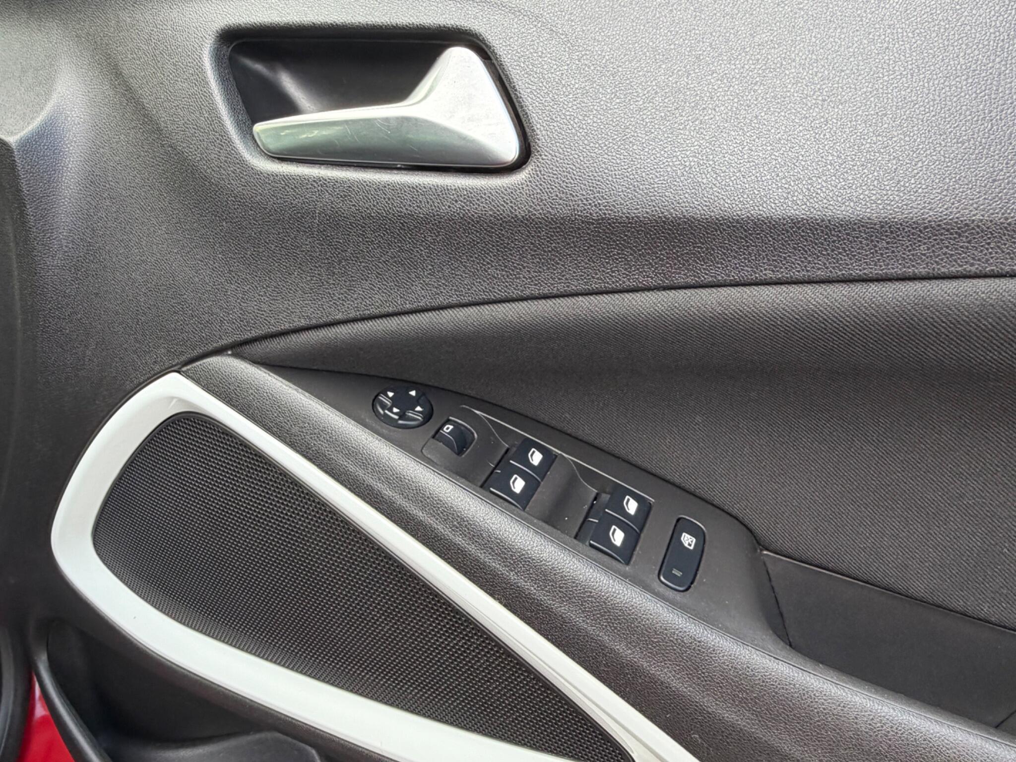 Vauxhall Crossland X view 32