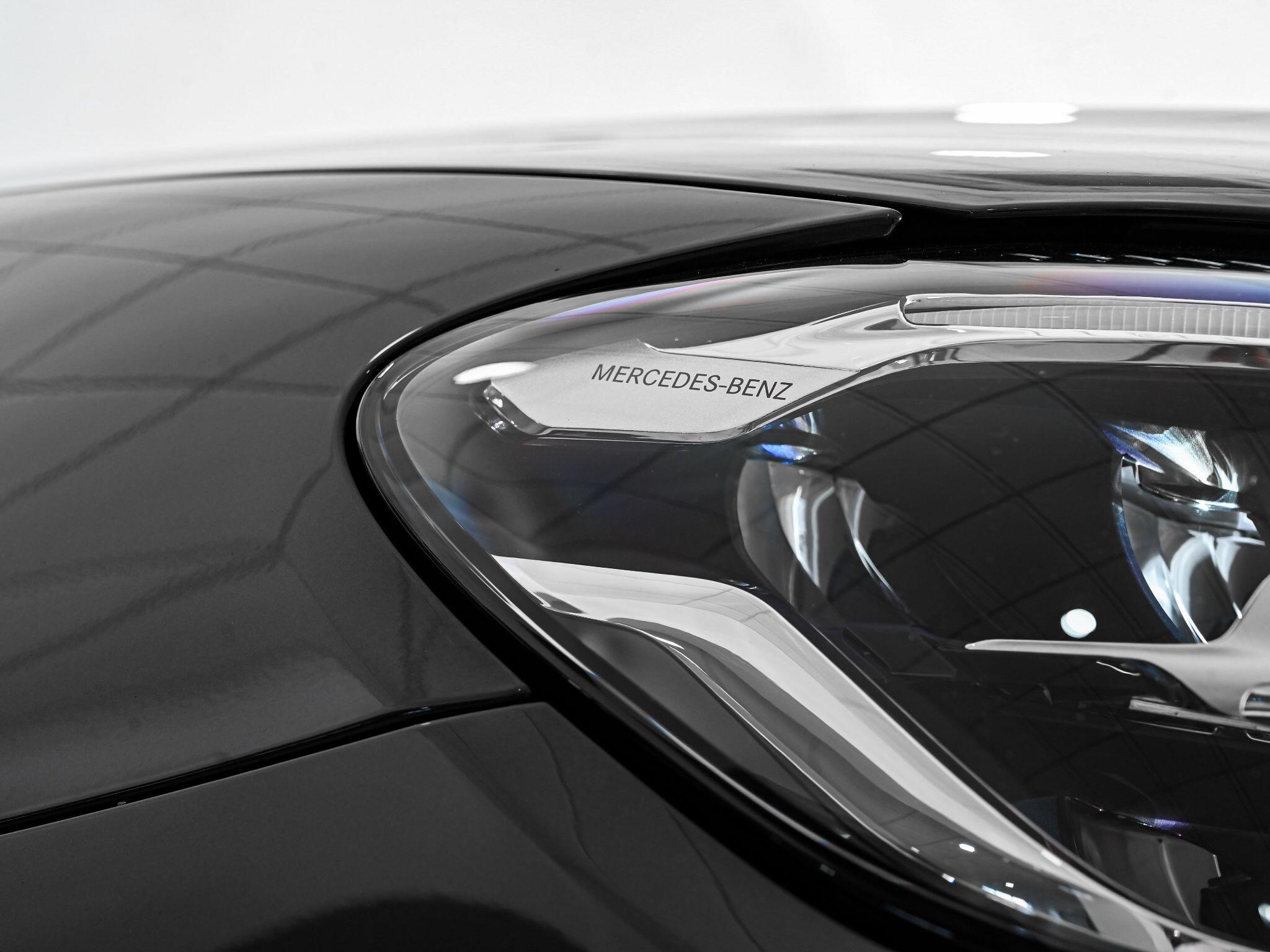 Mercedes-Benz E-Class view 26