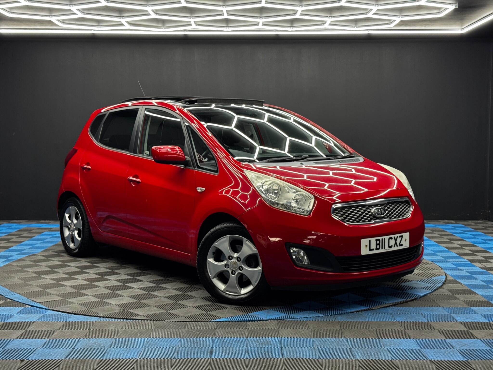 2011 Kia Venga in Red for sale