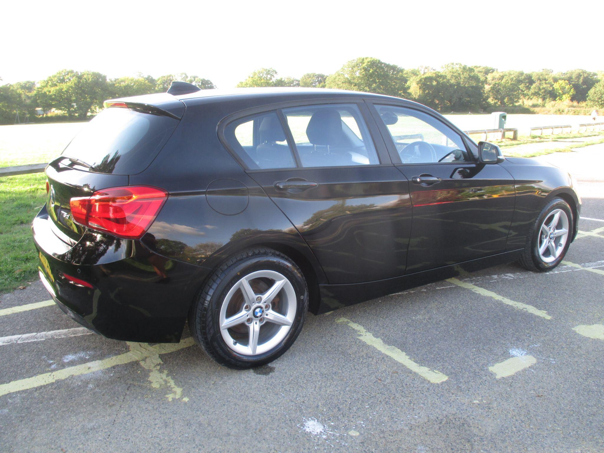 BMW 1 Series view 8