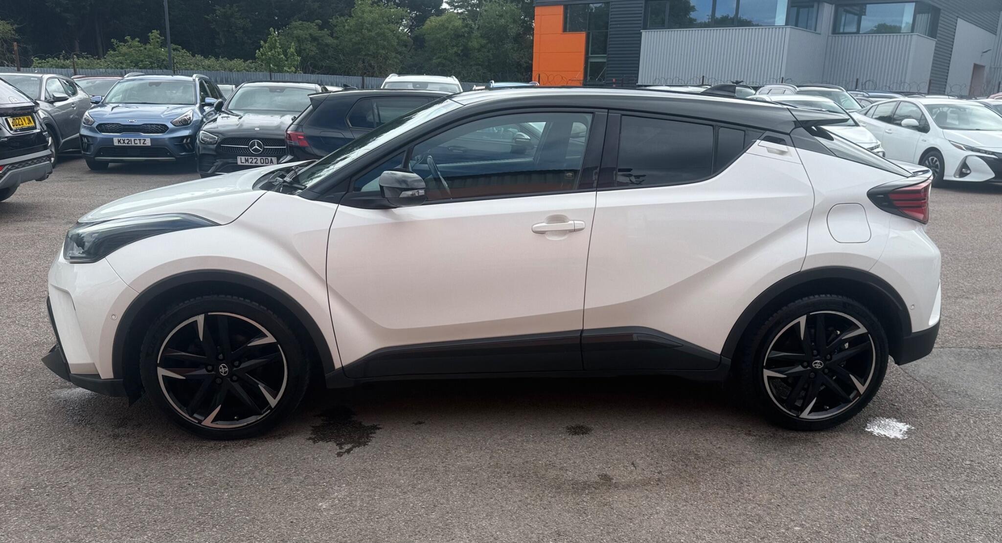 Toyota C-HR view 4
