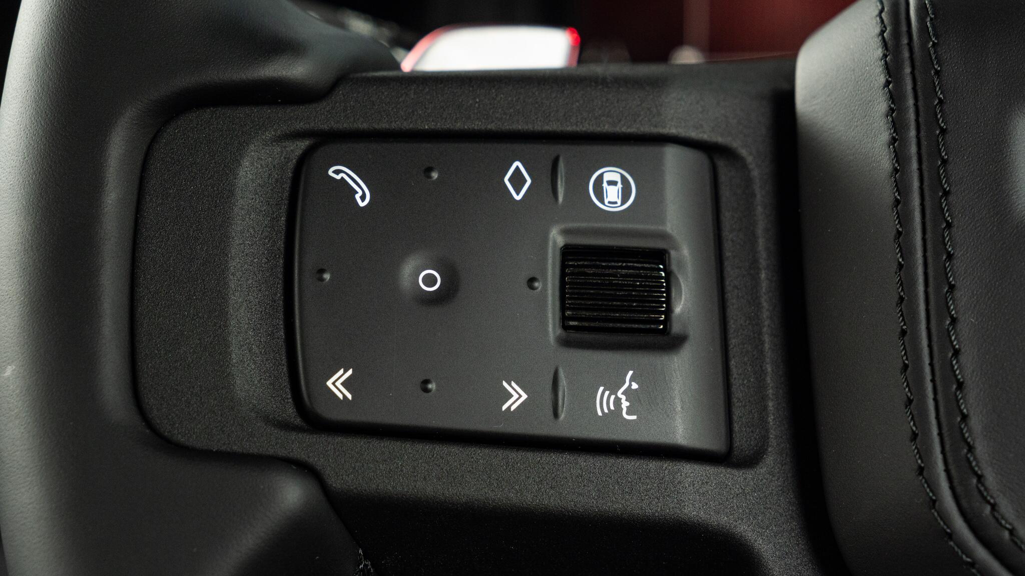 Land Rover Defender view 41