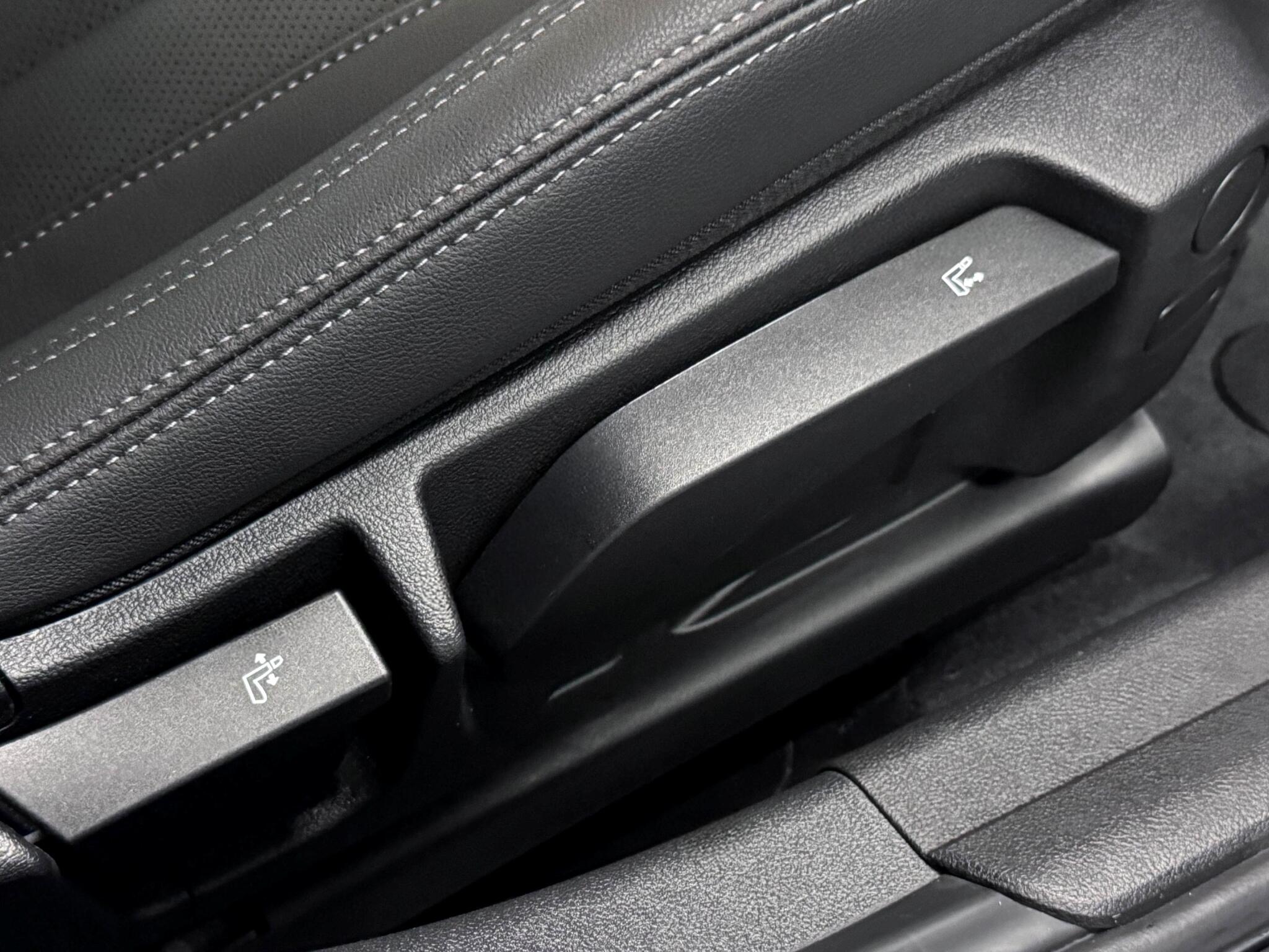 BMW 3 Series view 23