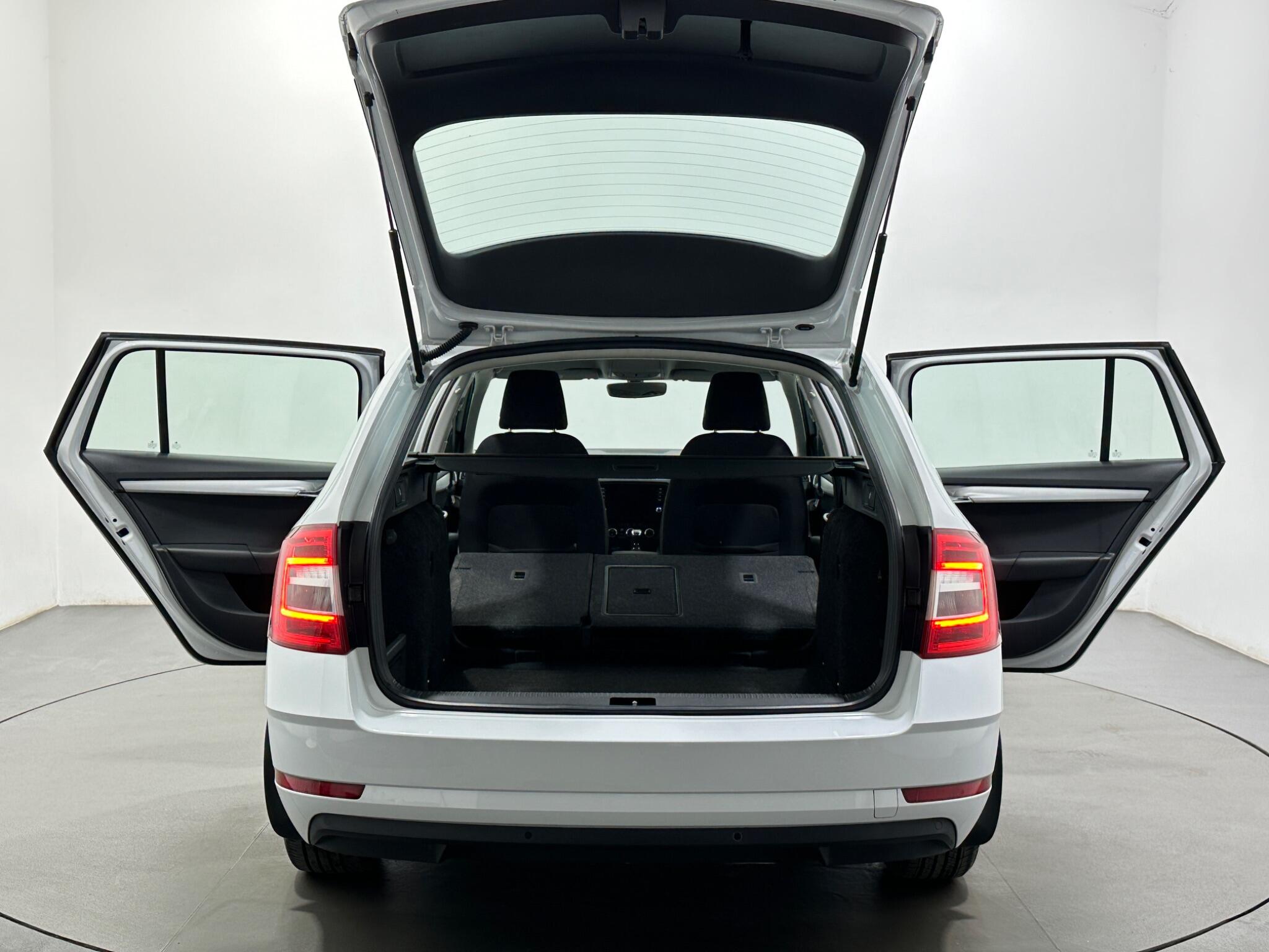 Skoda Octavia view 44
