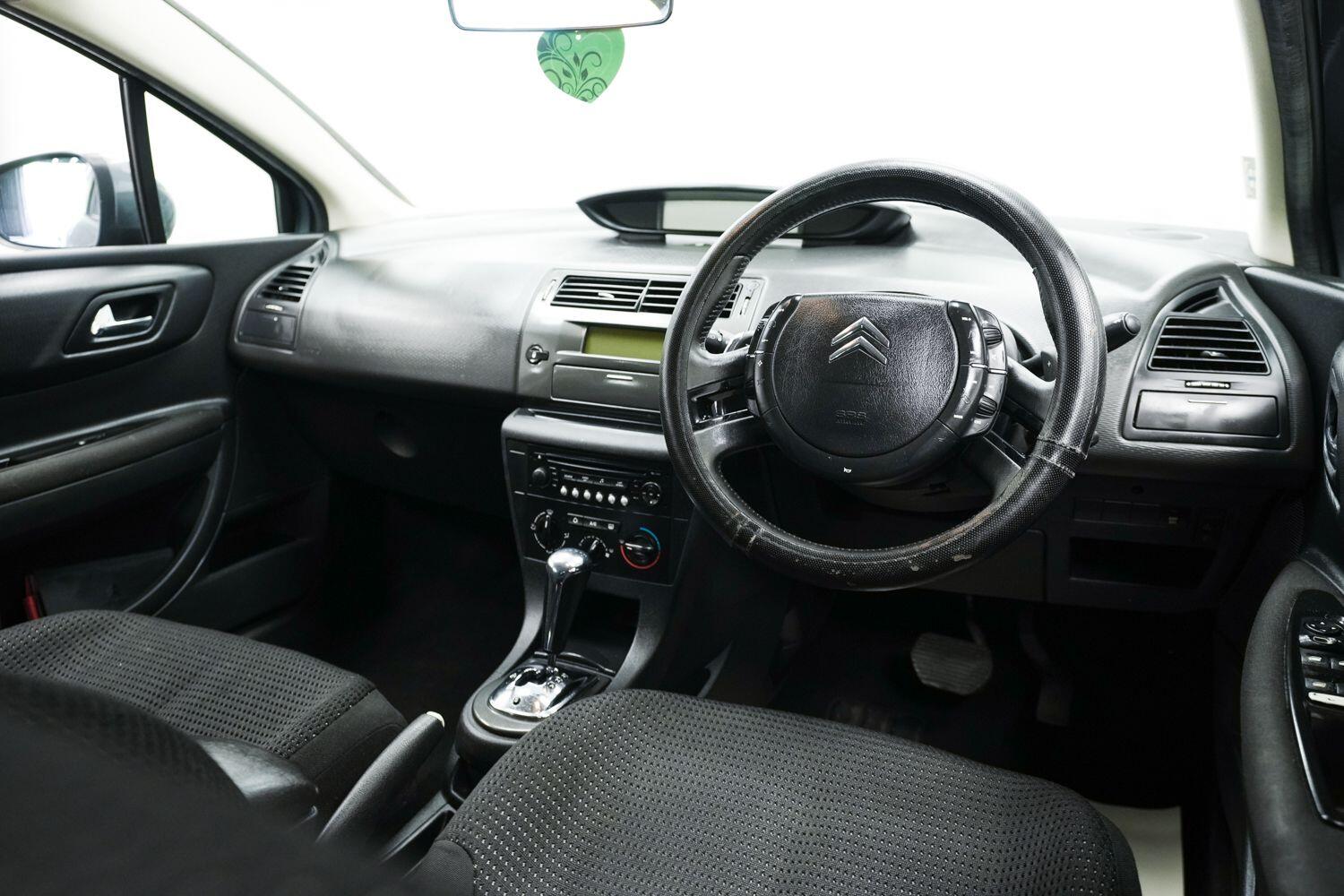 Citroen C4 view 6