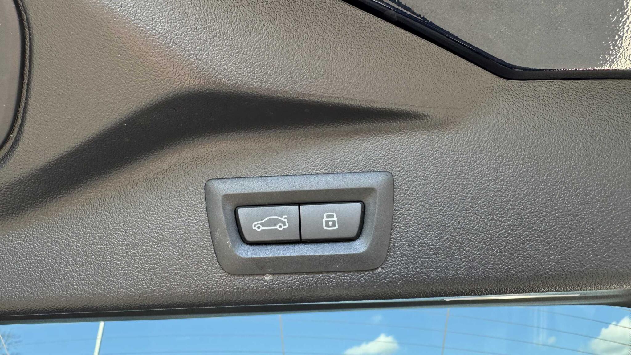 BMW X5 view 12