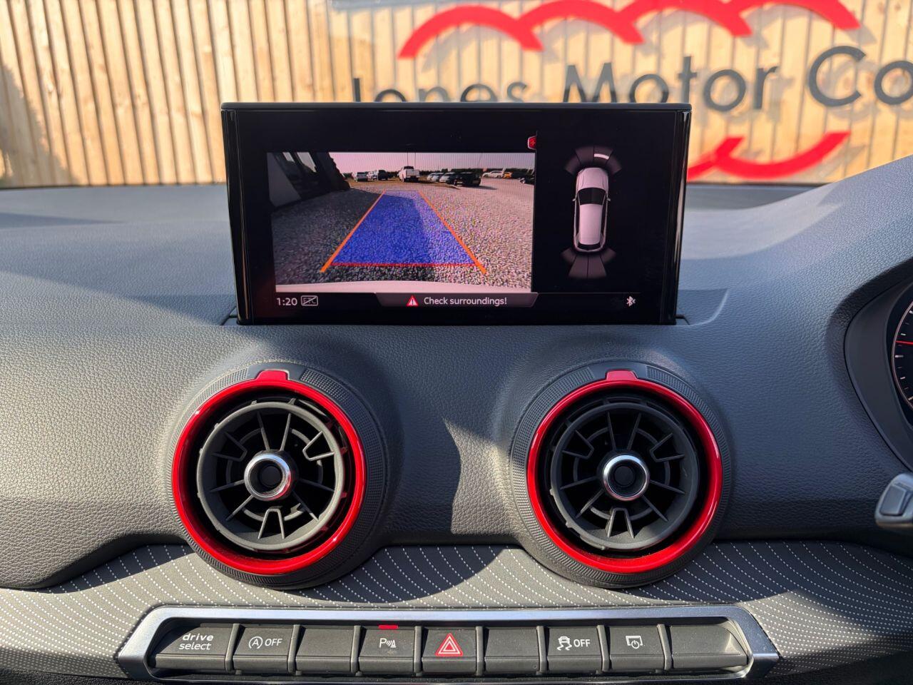 Audi SQ2 view 29