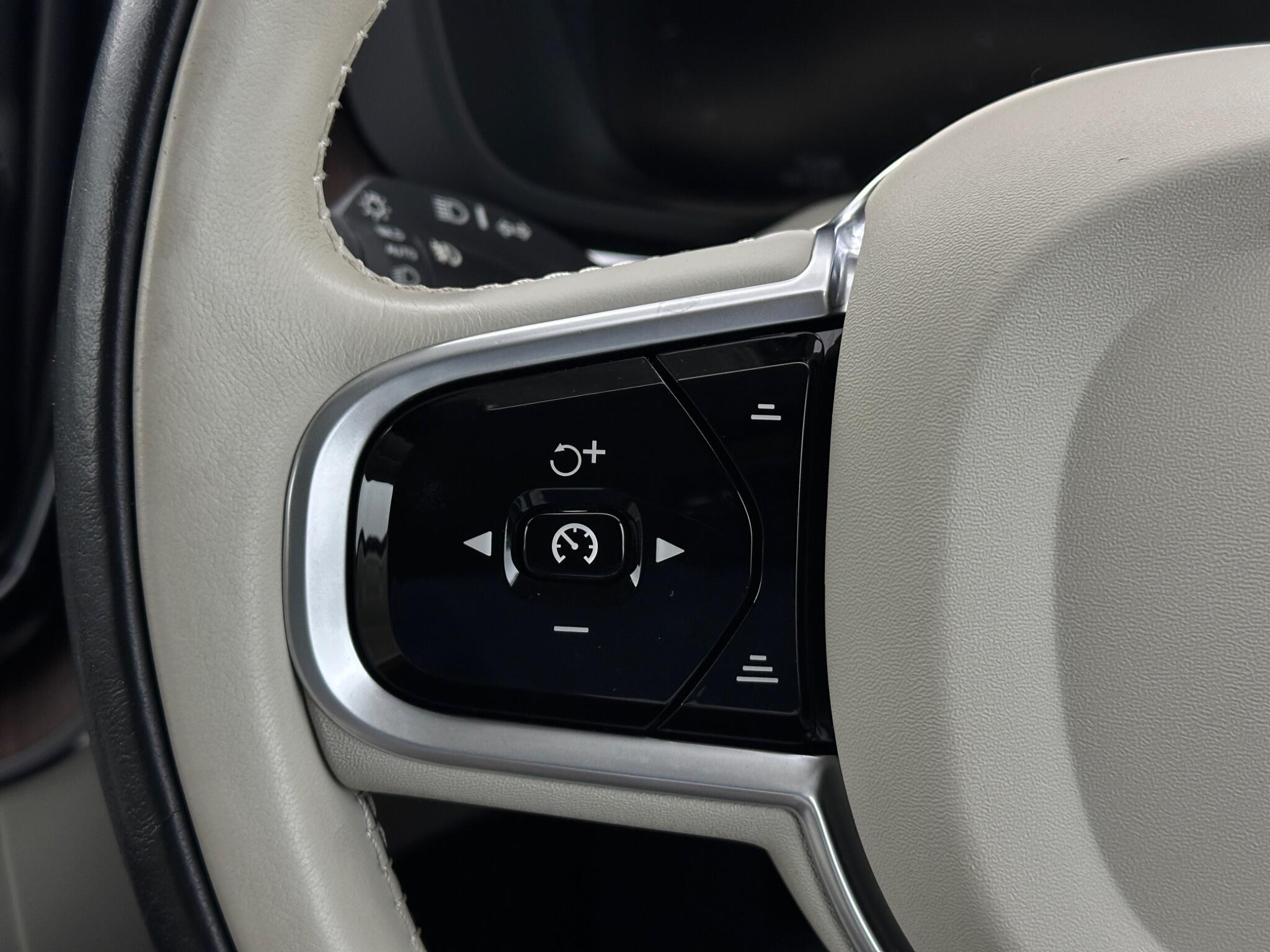 Volvo XC60 view 15
