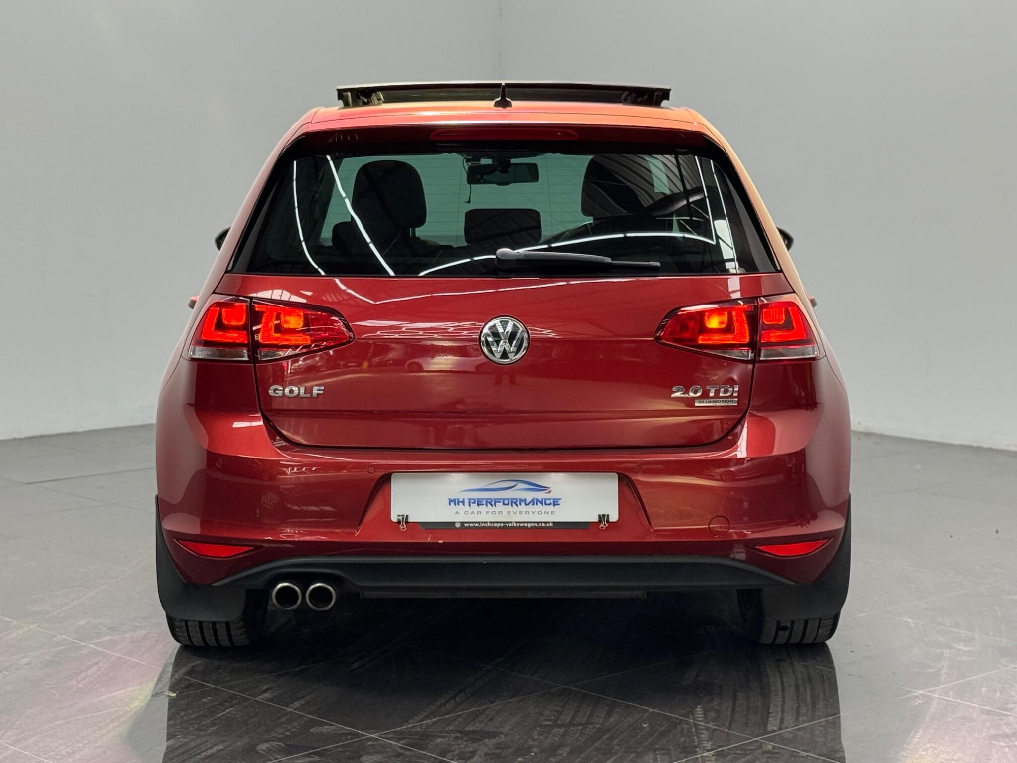 Volkswagen Golf view 4
