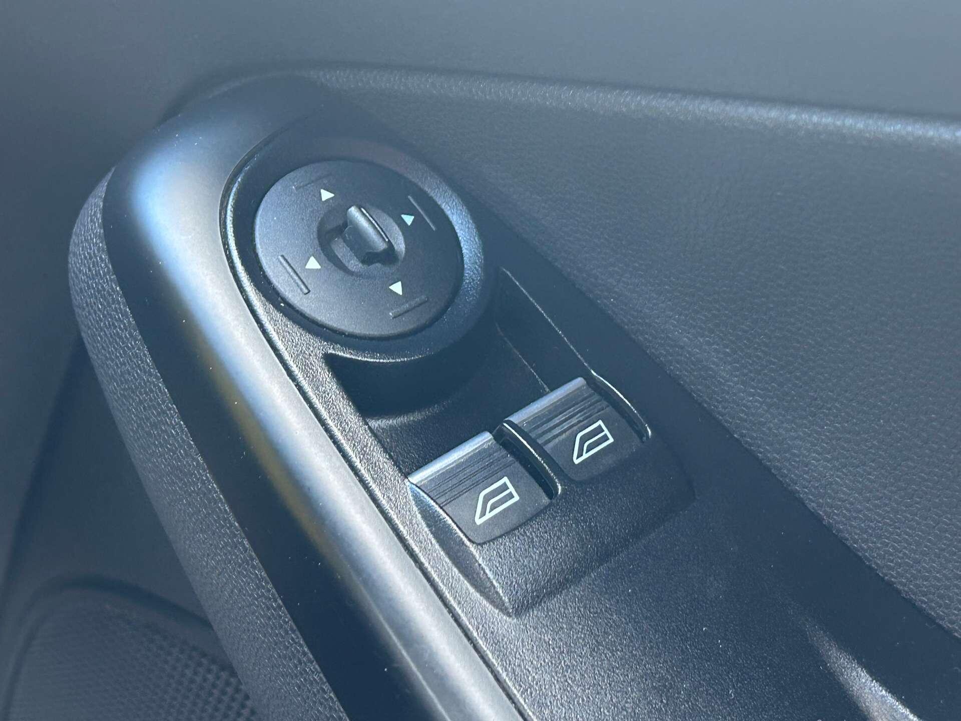 Ford Fiesta view 14