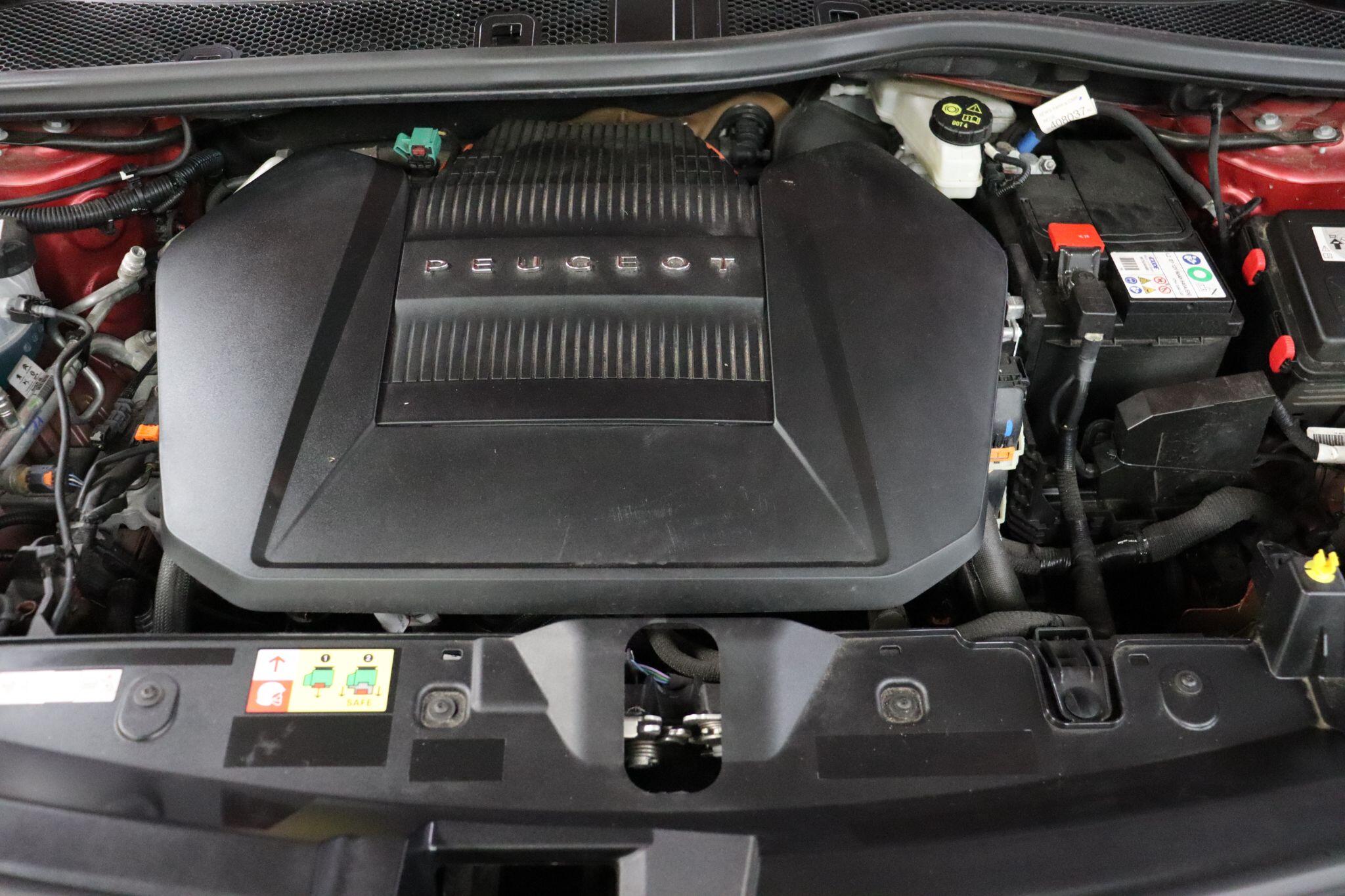 Peugeot E-2008 view 46