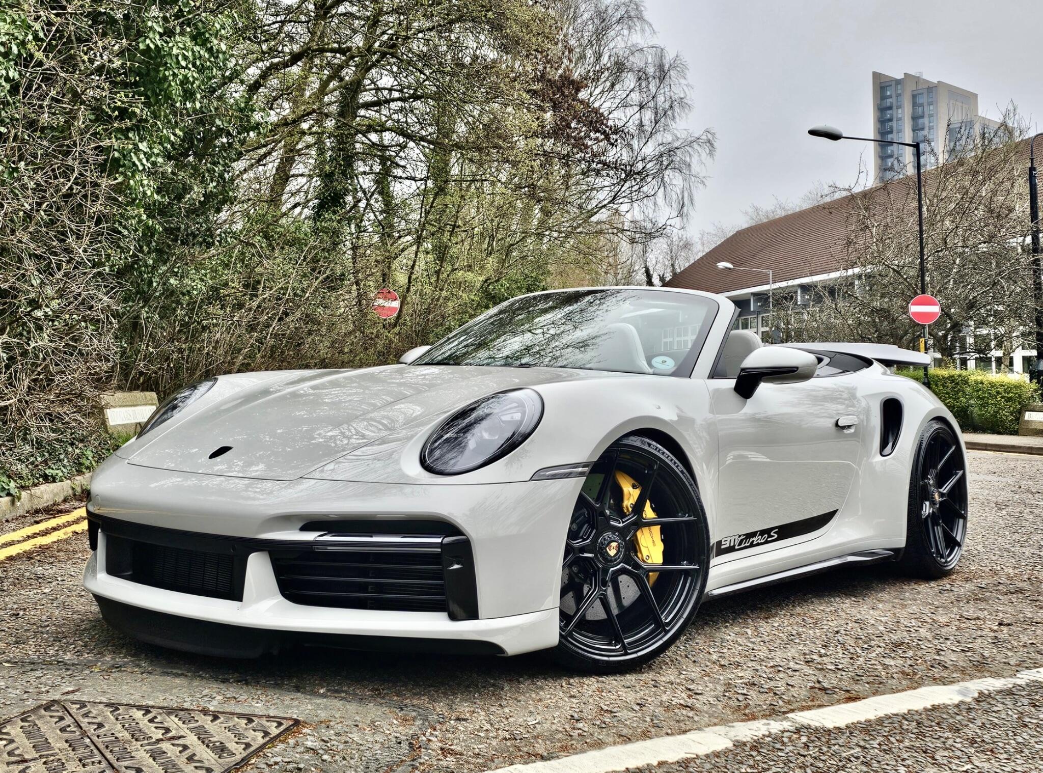 Porsche 911 view 20