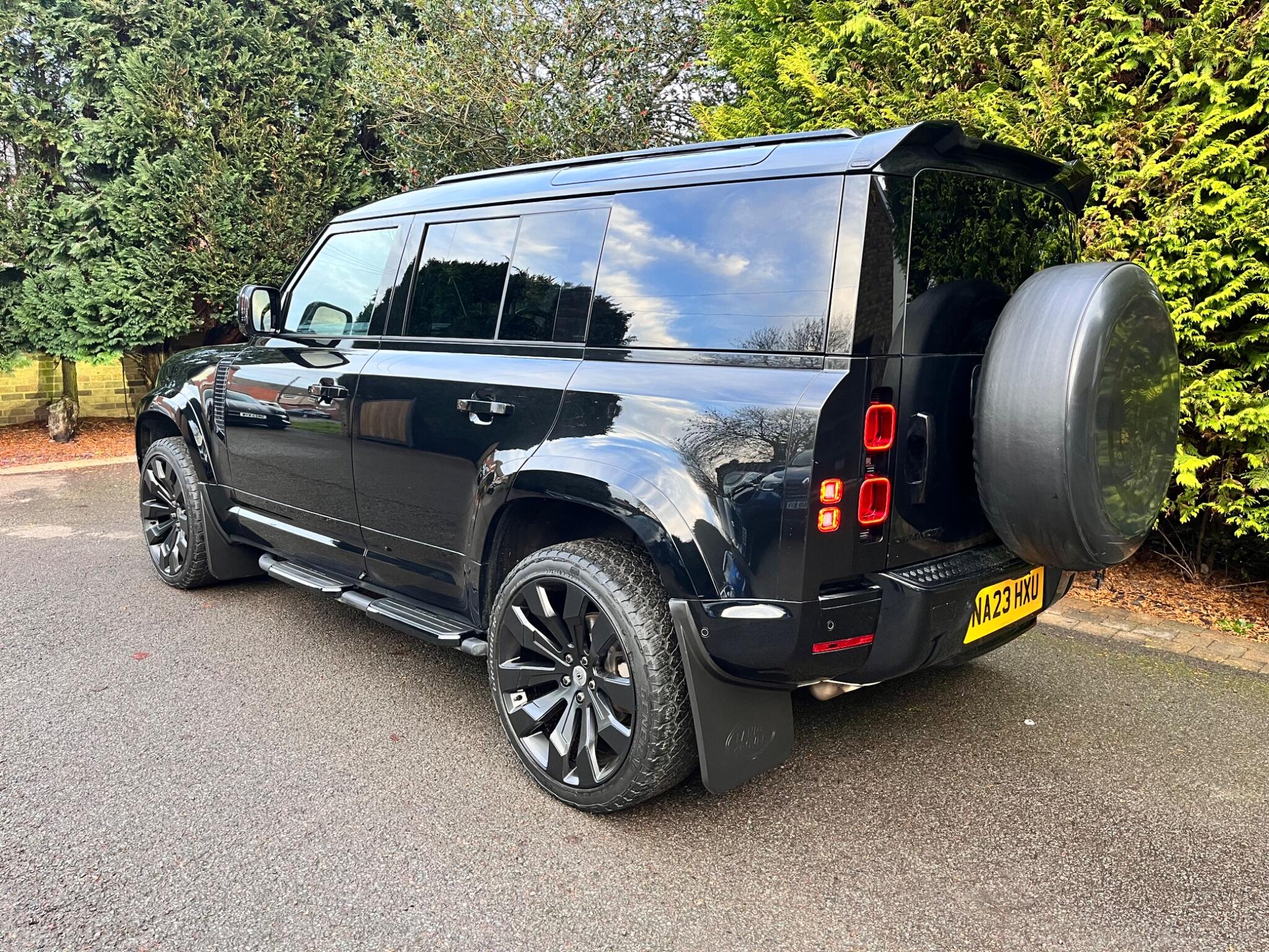 Land Rover Defender view 12