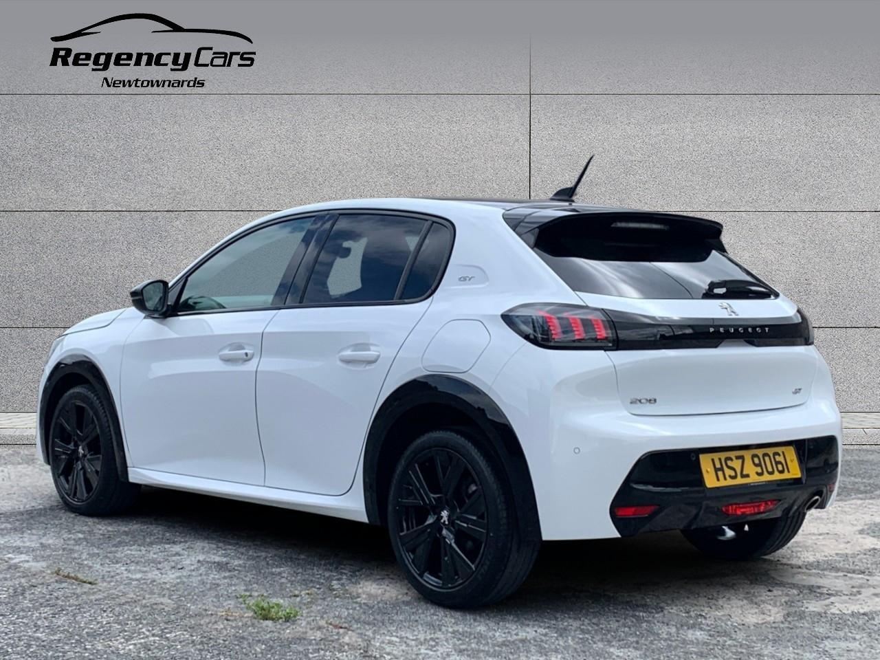 Peugeot 208 view 4