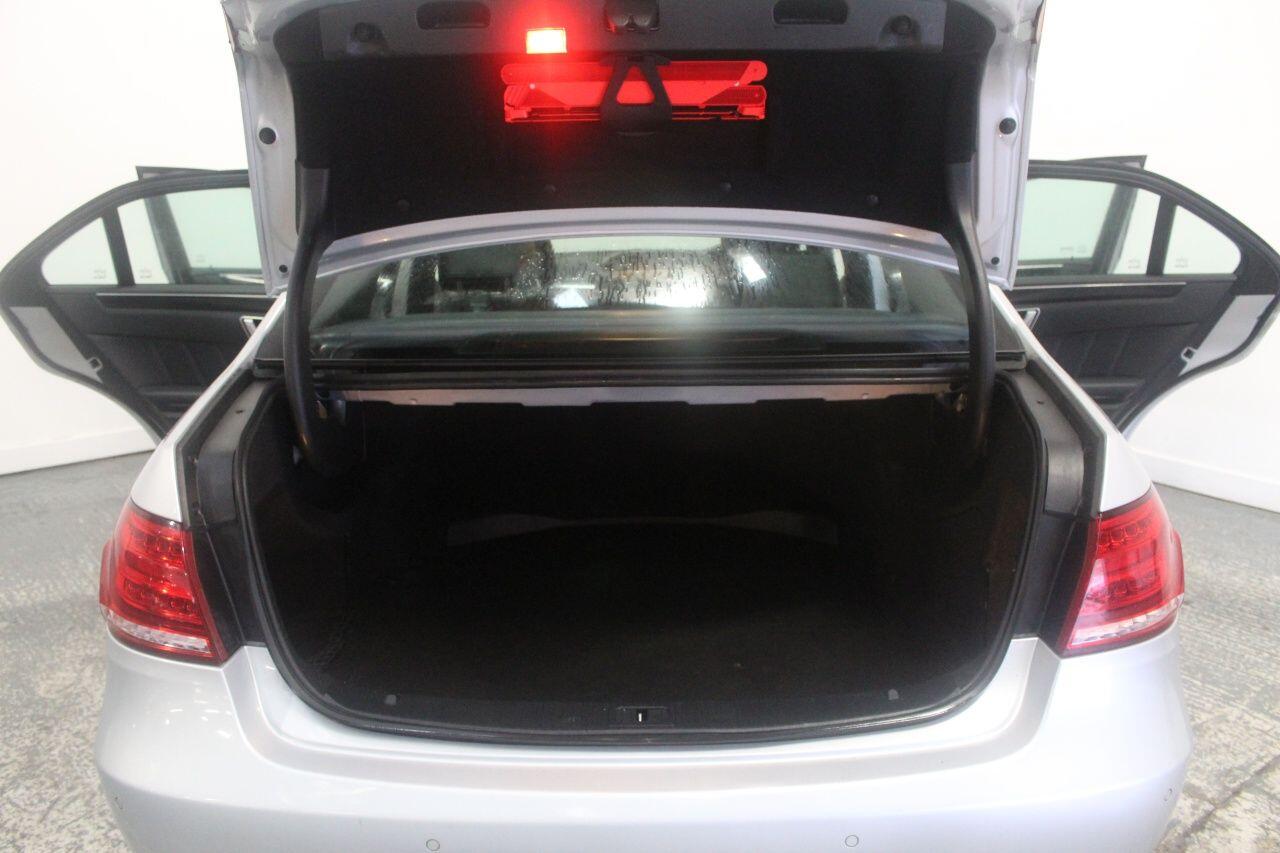 Mercedes-Benz E-Class view 24