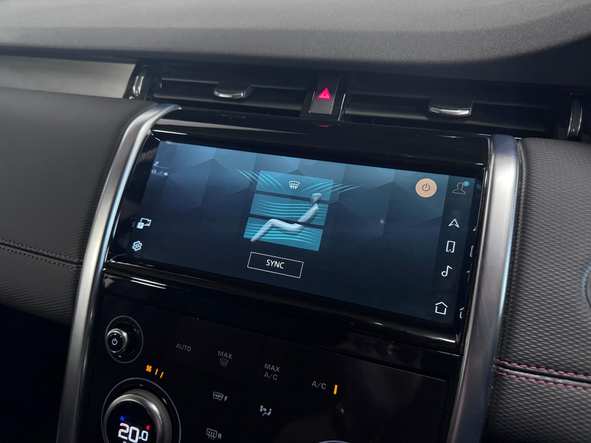 Land Rover Discovery Sport view 45