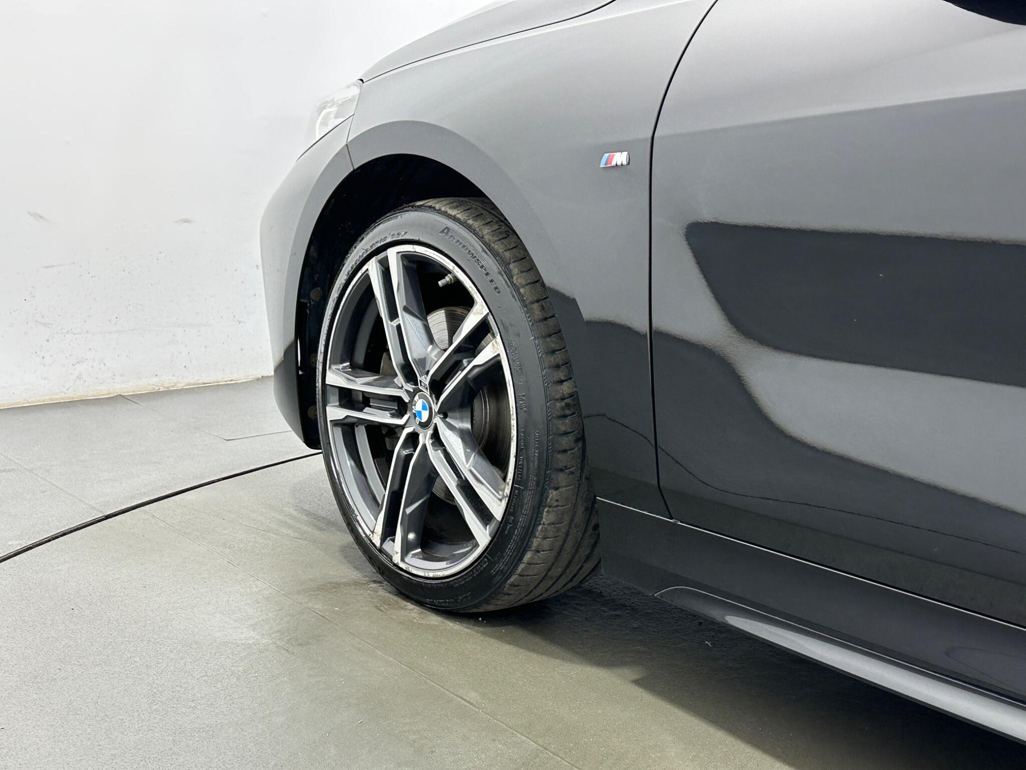 BMW 1 Series view 52