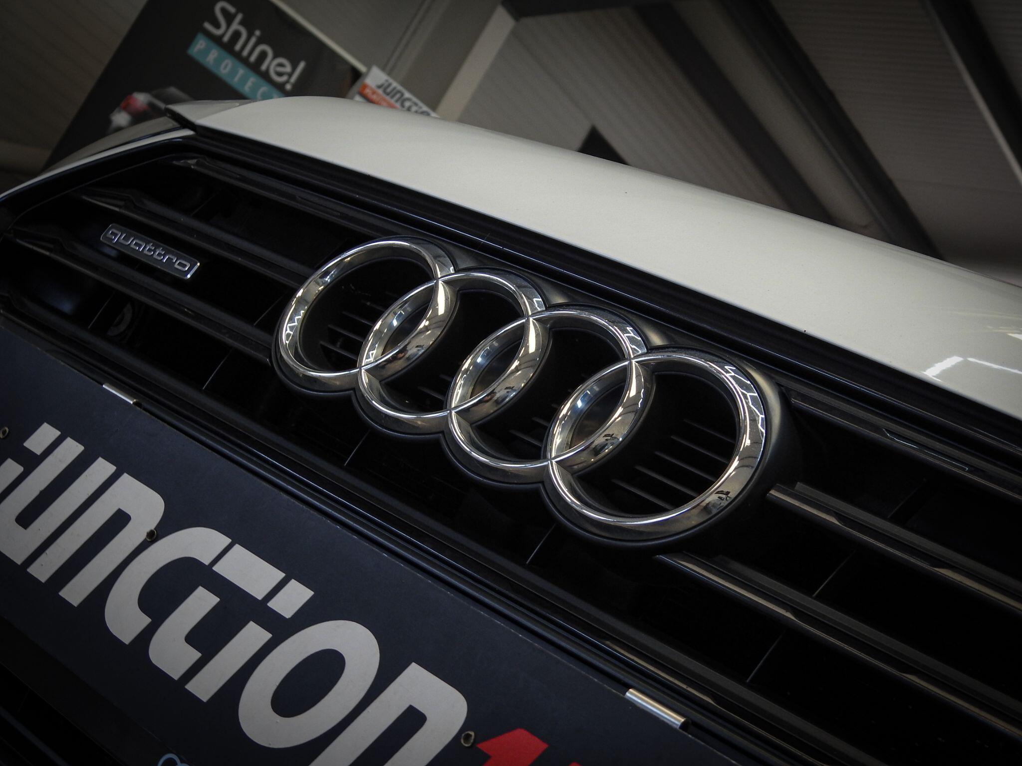 Audi A4 view 11