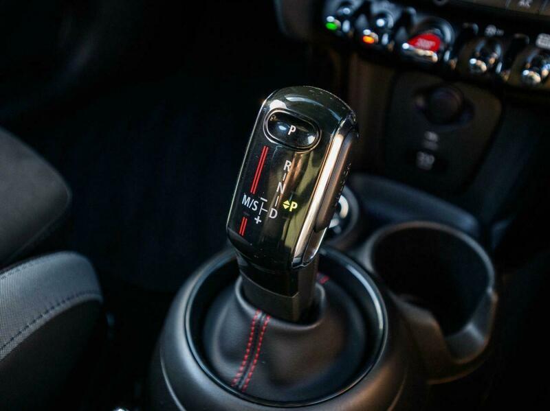 Mini Hatch view 25
