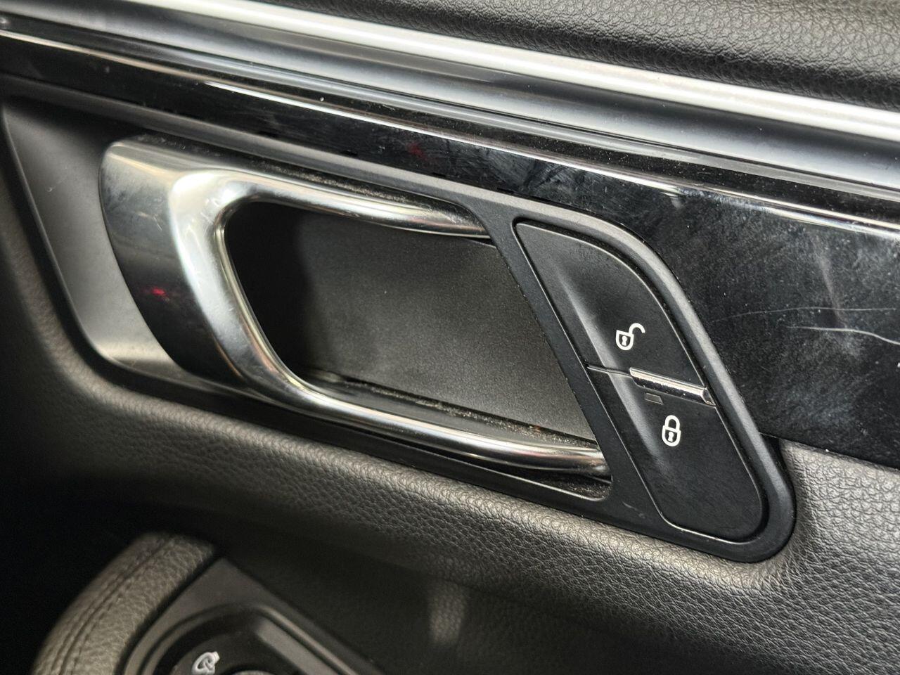 Porsche Macan view 45
