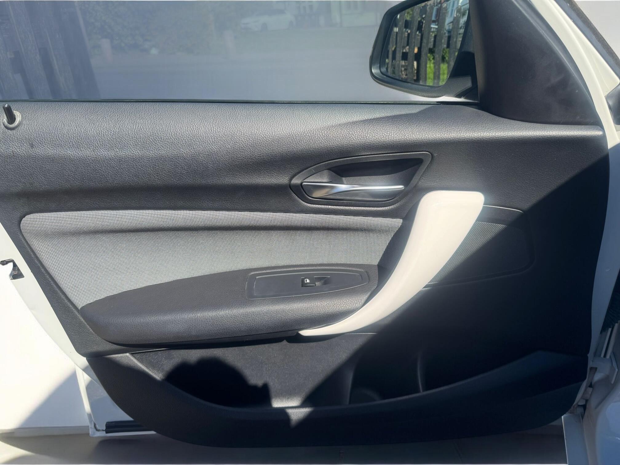 BMW 1 Series view 15